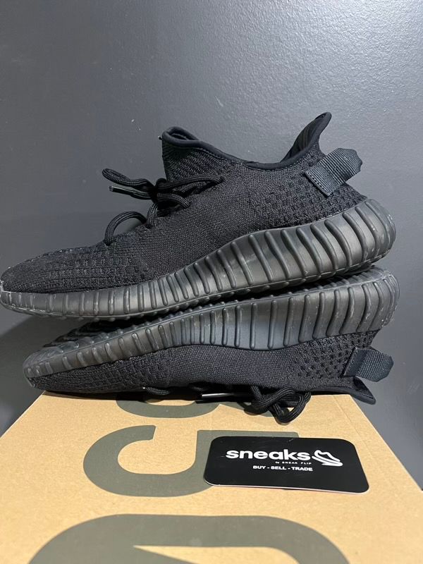 USED SIZE 10M Adidas Yeezy Boost 350 V2 Onyx - Used
