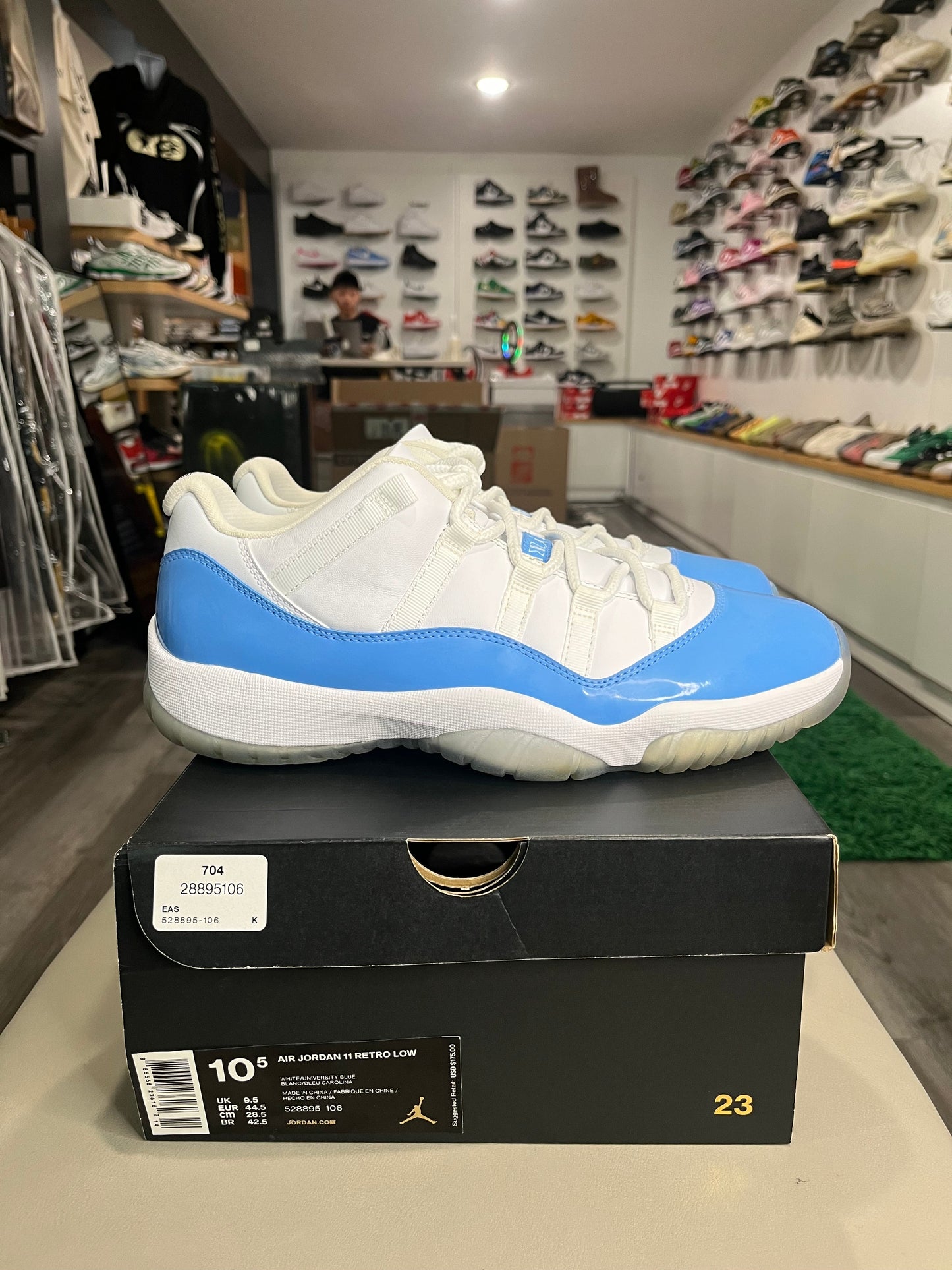 Jordan 11 Retro Low University Blue (2017) - Used