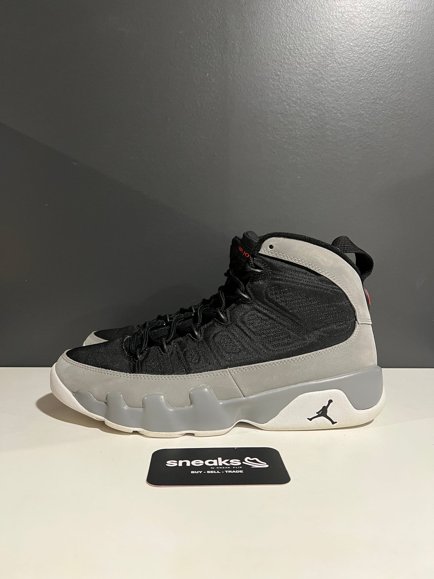 USED Air Jordan 9 Retro Particle Grey CT8019-060 SIZE 9.5M NO BOX
