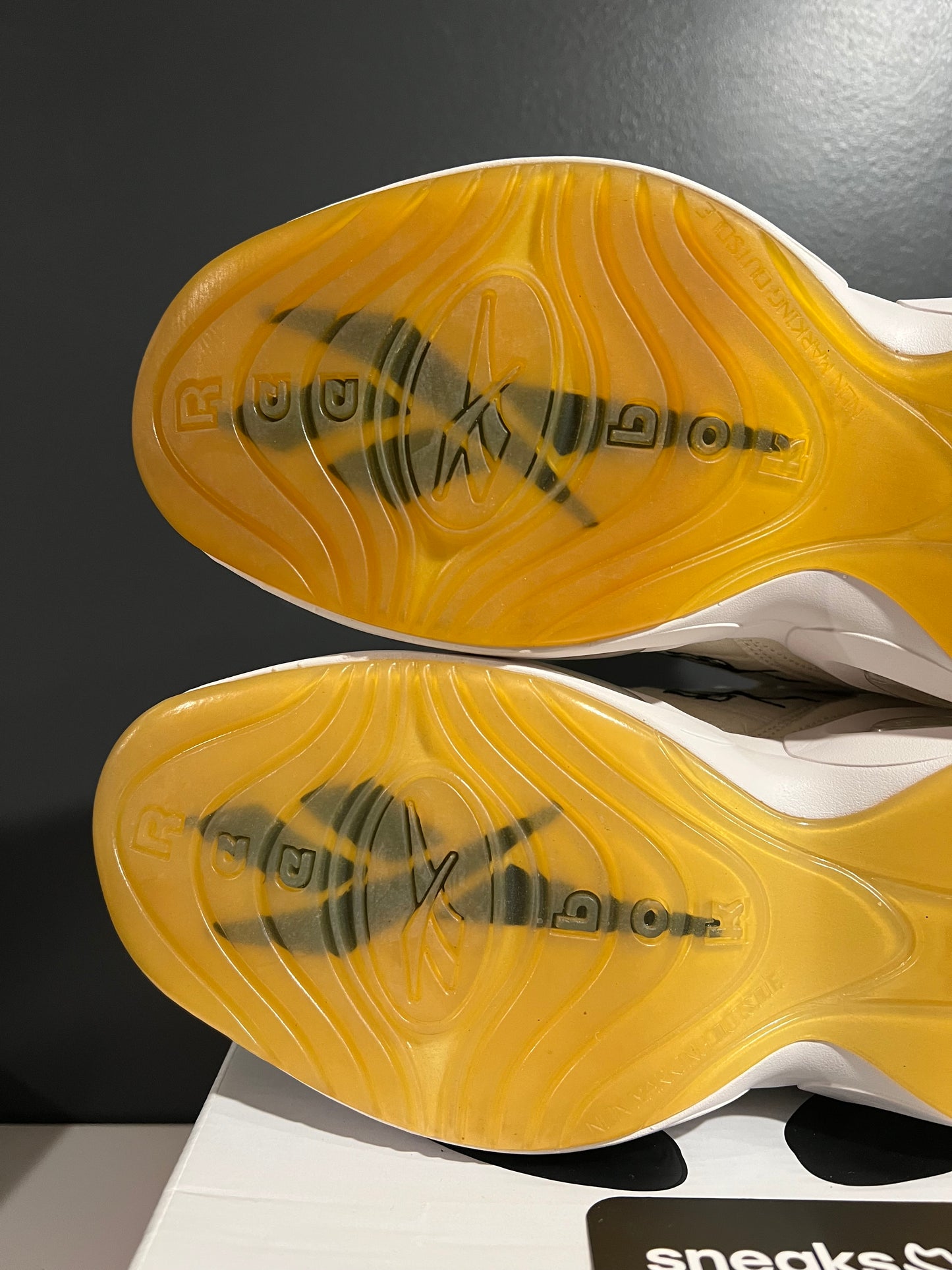 USED Reebok Question Mid Boktober FZ1357 SIZE 11M OG ALL JY25-110