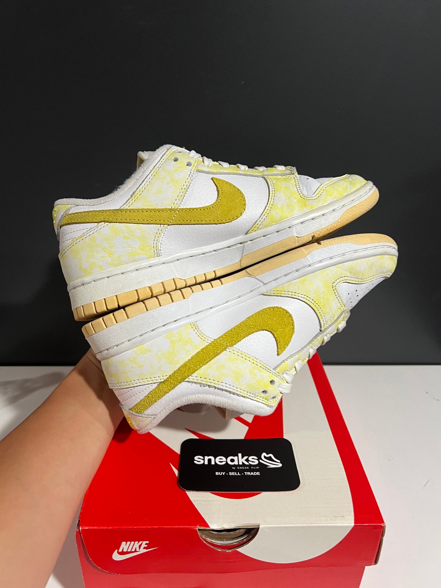 USED Wmns Dunk Low OG Yellow Strike DM9467-700 SIZE 6.5M OG ALL AG25-242