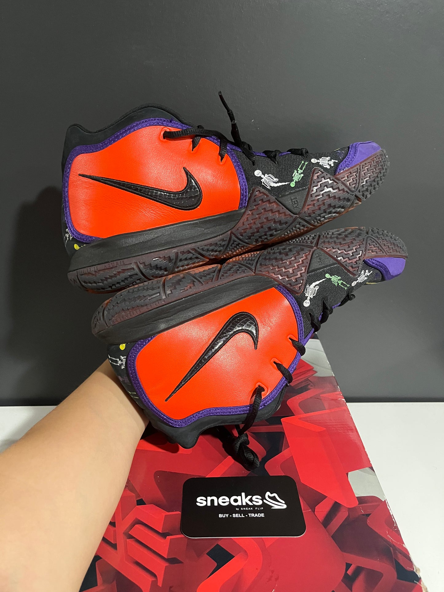 USED Kyrie 4 PE Day of the Dead CI0278-800 SIZE 10M OG ALL JN25-153