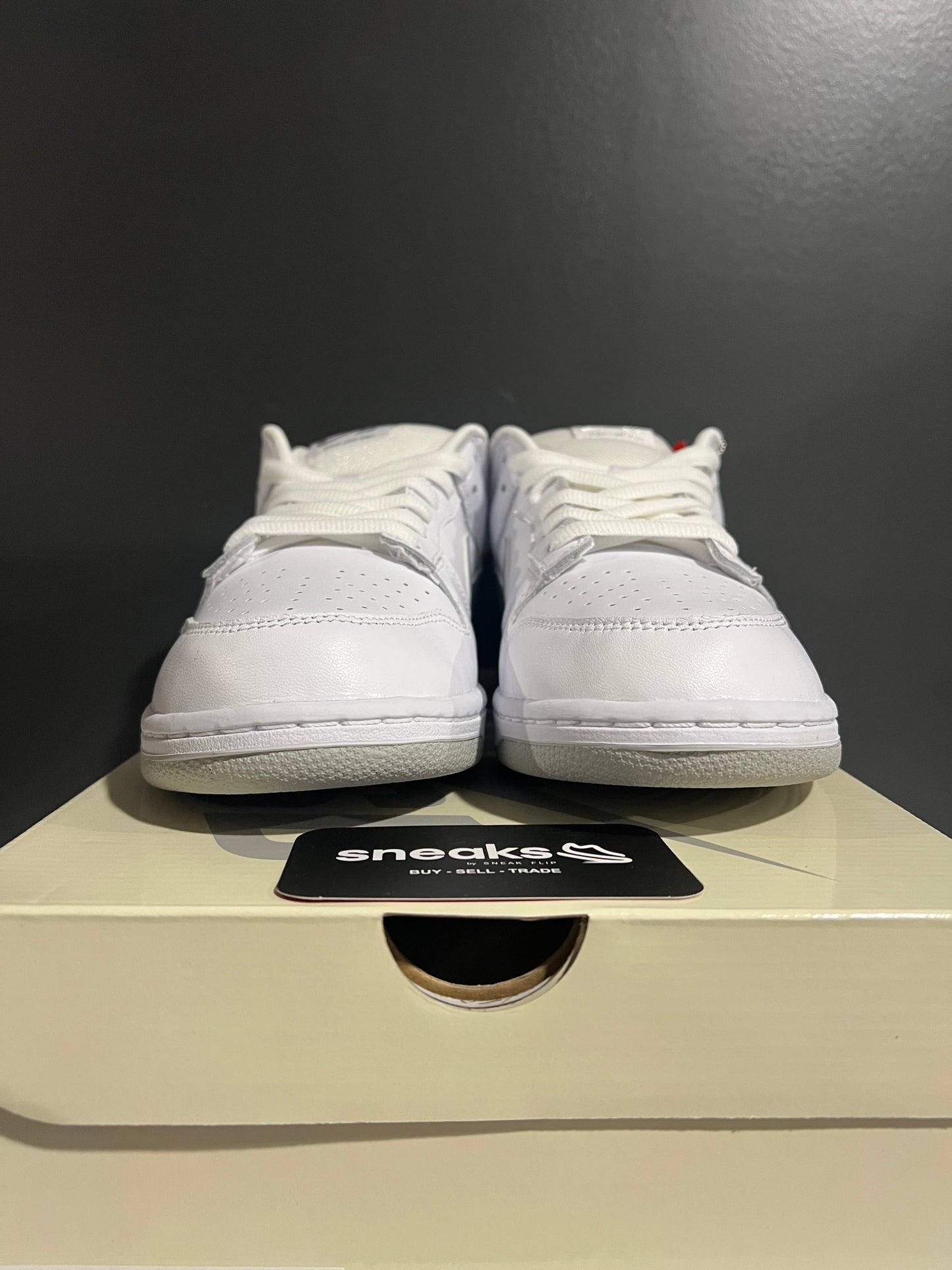 NEW Supreme x Dunk Low SB White Metallic Silver HQ8487-100 SIZE OG ALL