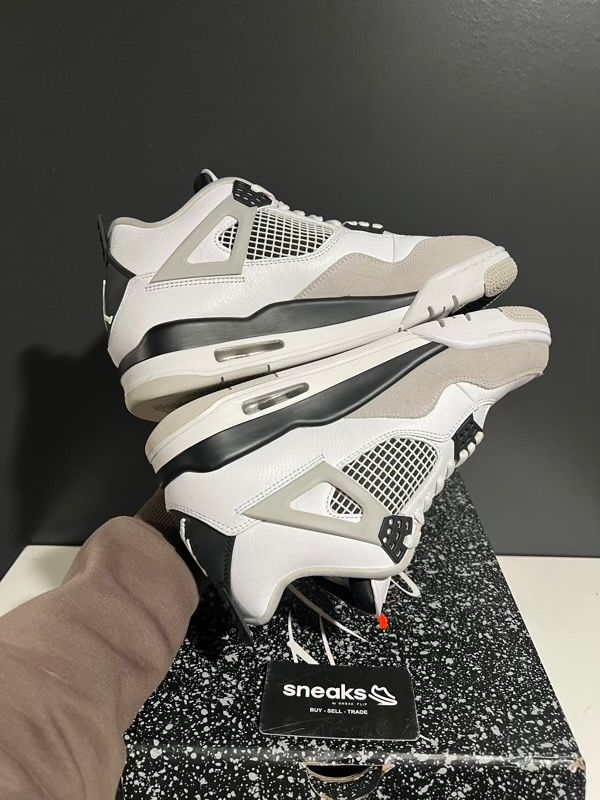 USED SIZE 9.5M Jordan 4 Retro Military Black - Used