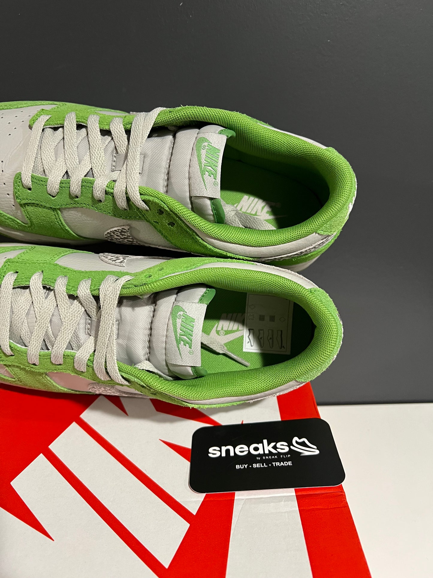USED Nike Dunk Low AS Safari Swoosh Chlorophyll DR0156-300 SIZE 9.5M OG ALL JY25-239