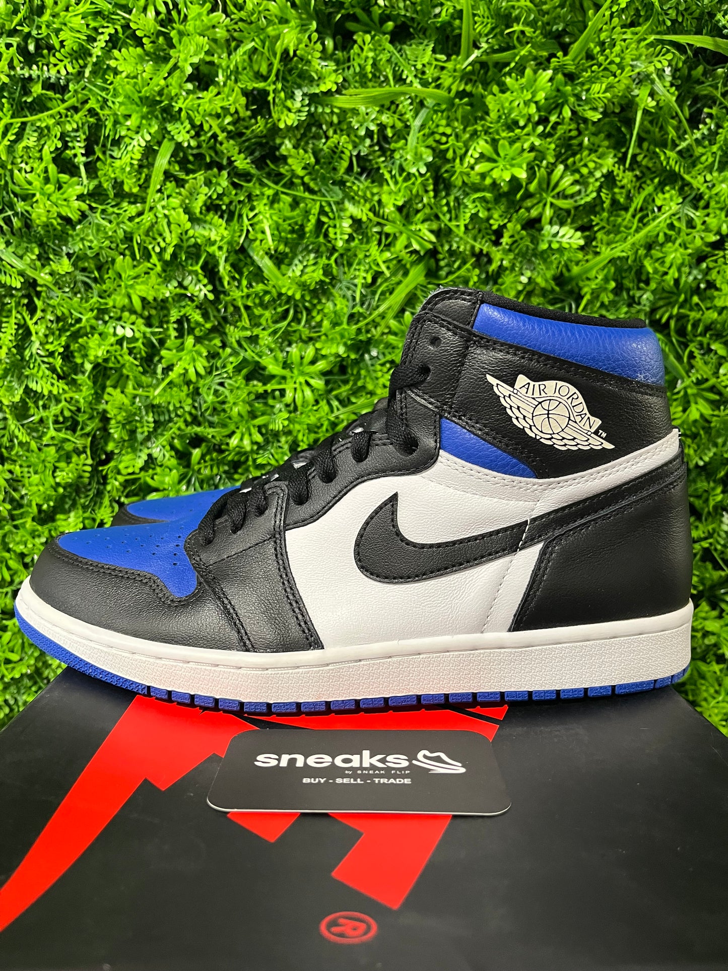 USED Air Jordan 1 Retro High OG Royal Toe 555088-041 SIZE 10M OG ALL