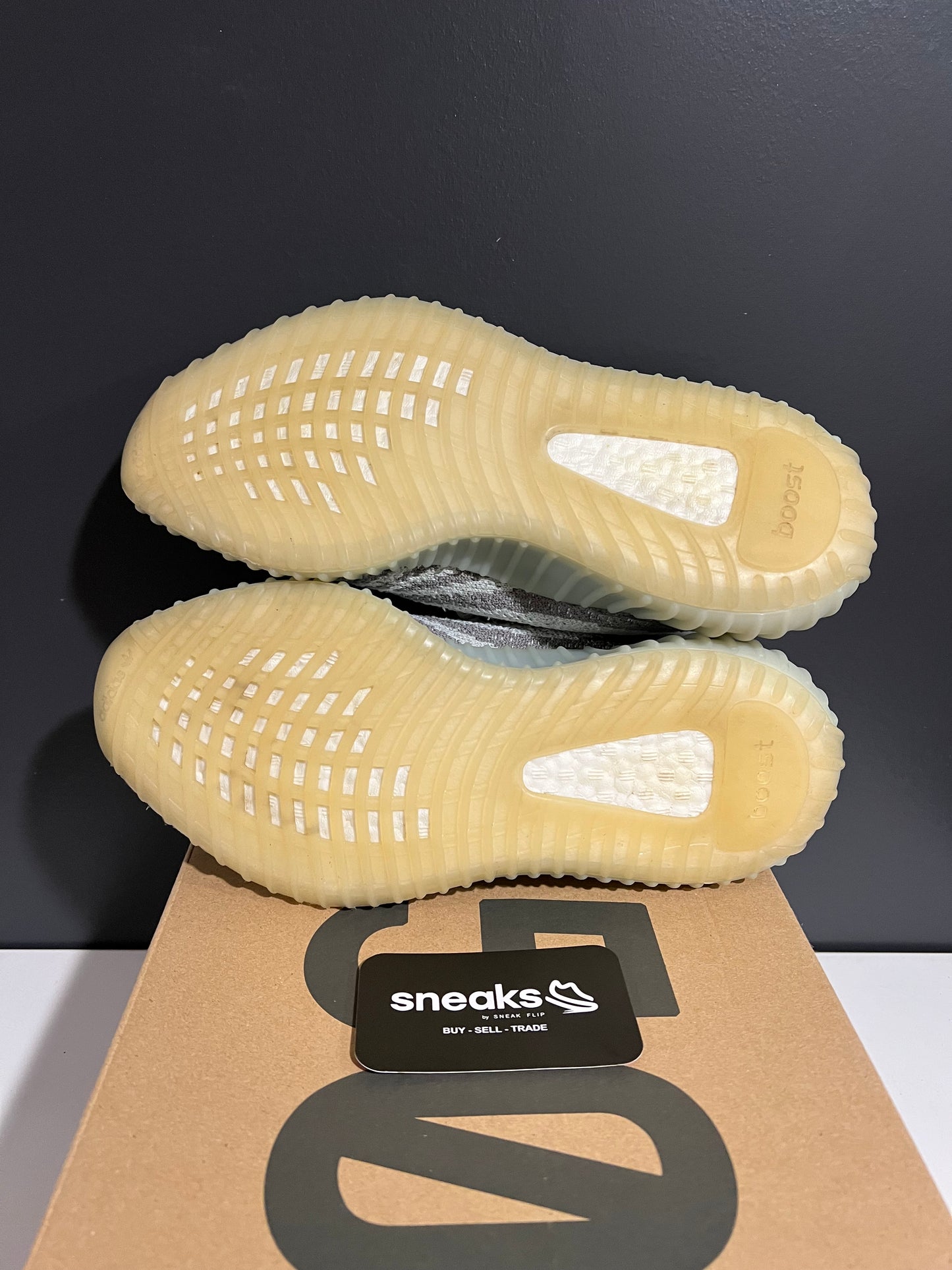 USED Yeezy Boost 350 V2 'Blue Tint' 2017 B37571 SIZE 7.5M OG ALL AG25-174