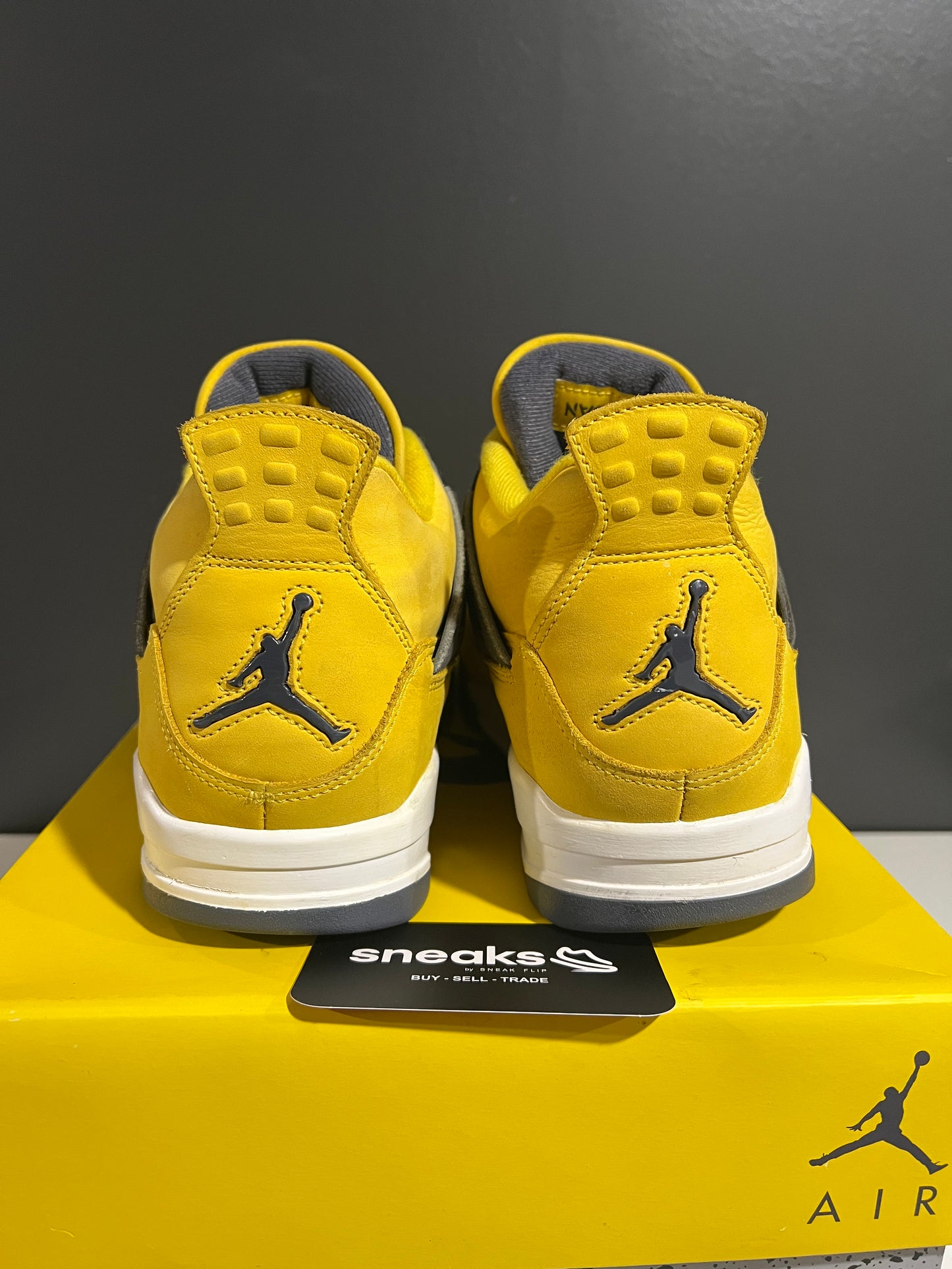 USED Air Jordan 4 Retro Lightning 2021 CT8527-700 SIZE 10.5M OG ALL