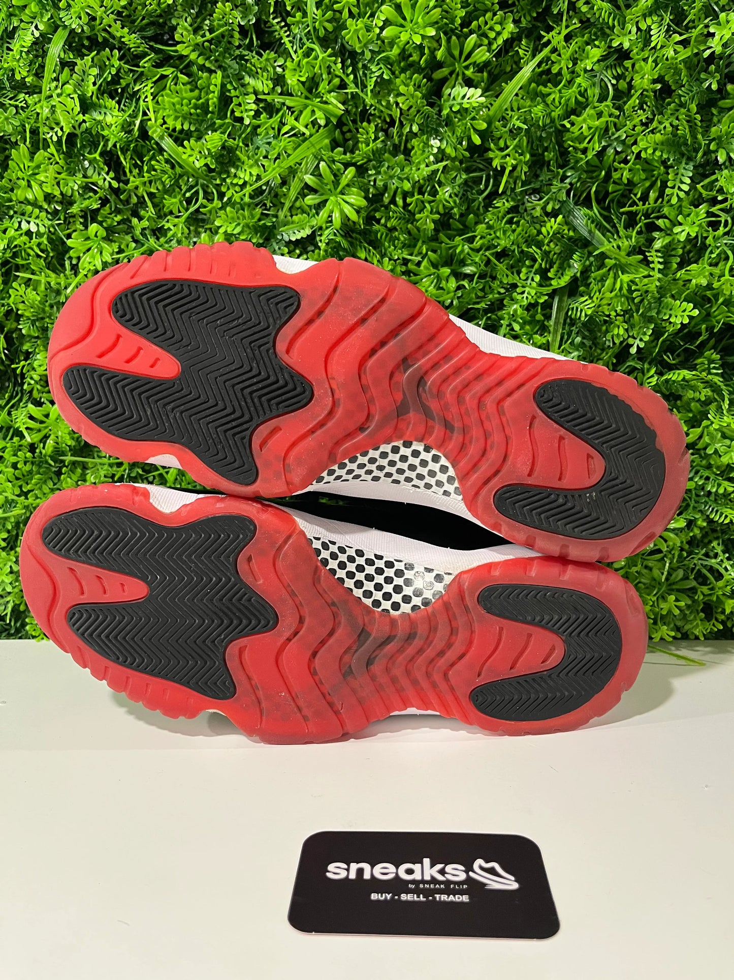 Jordan 11 Retro Playoffs Bred (2019) - Used