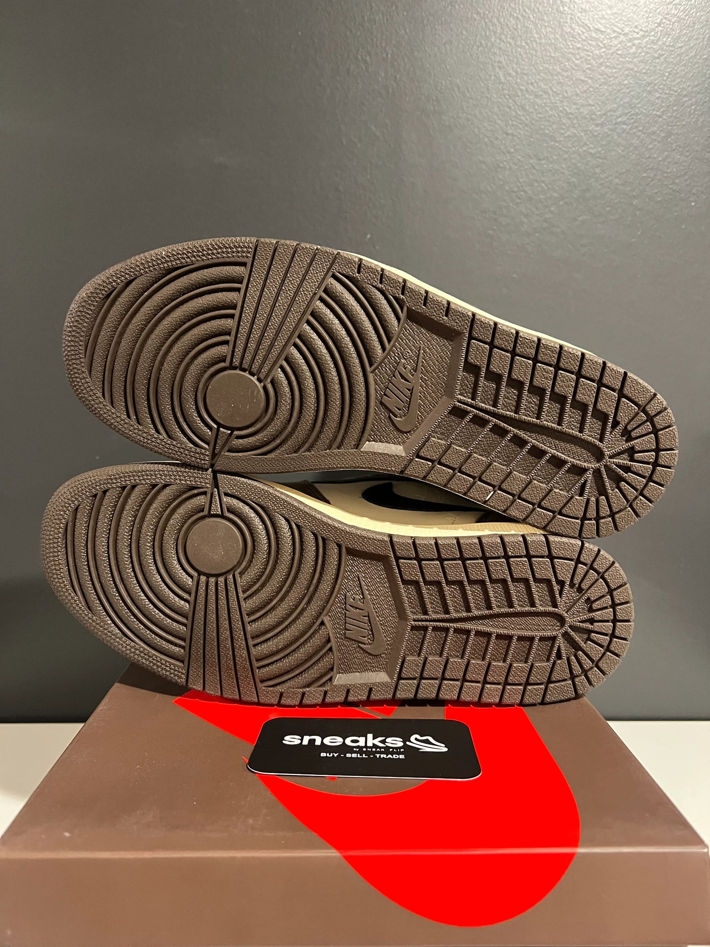 Jordan 1 Retro High OG SP Travis Scott Mocha (Sample)