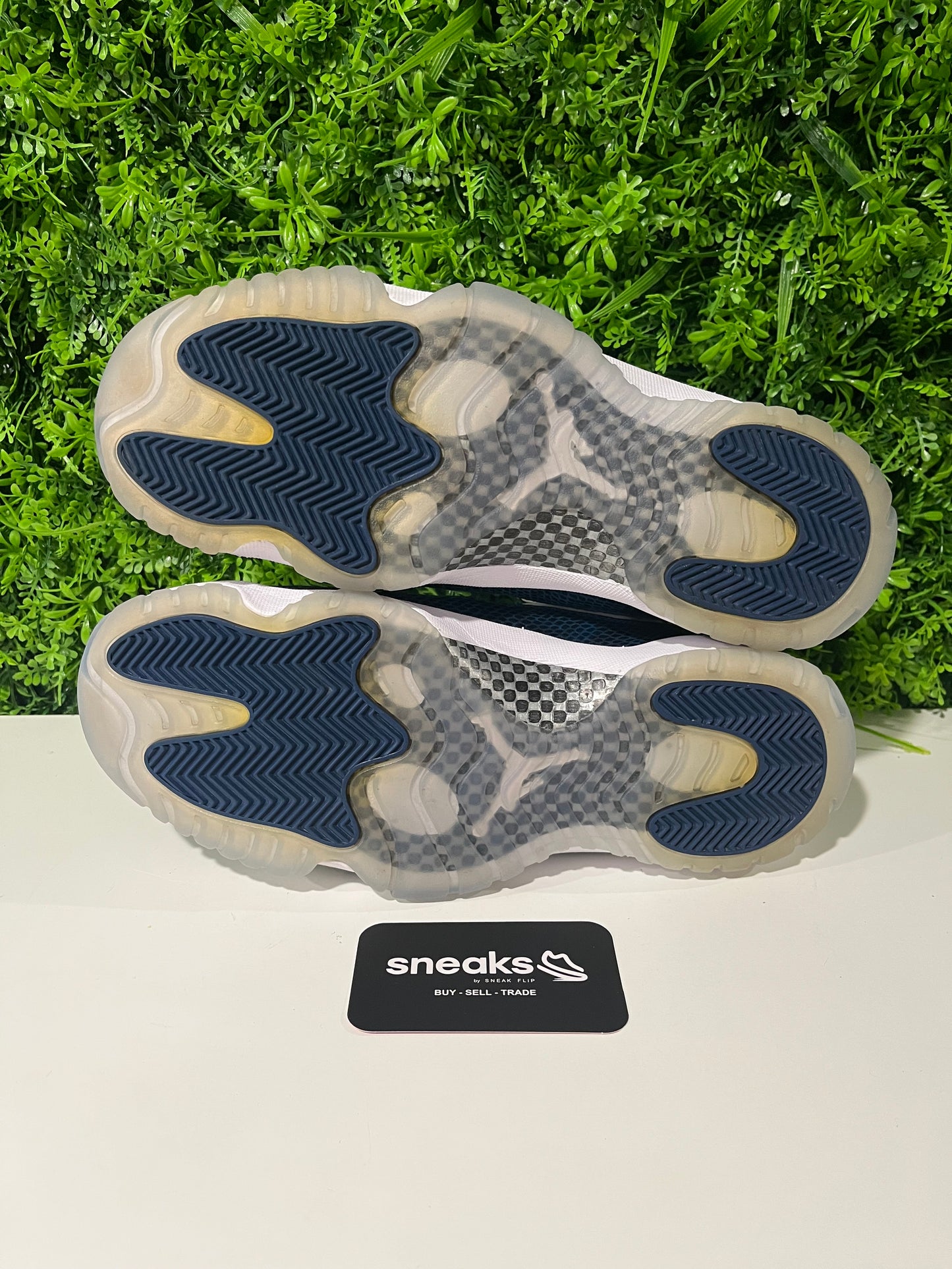 USED Air Jordan 11 Retro Low Navy Snakeskin 2019 CD6846-102 SIZE 9.5M NO BOX