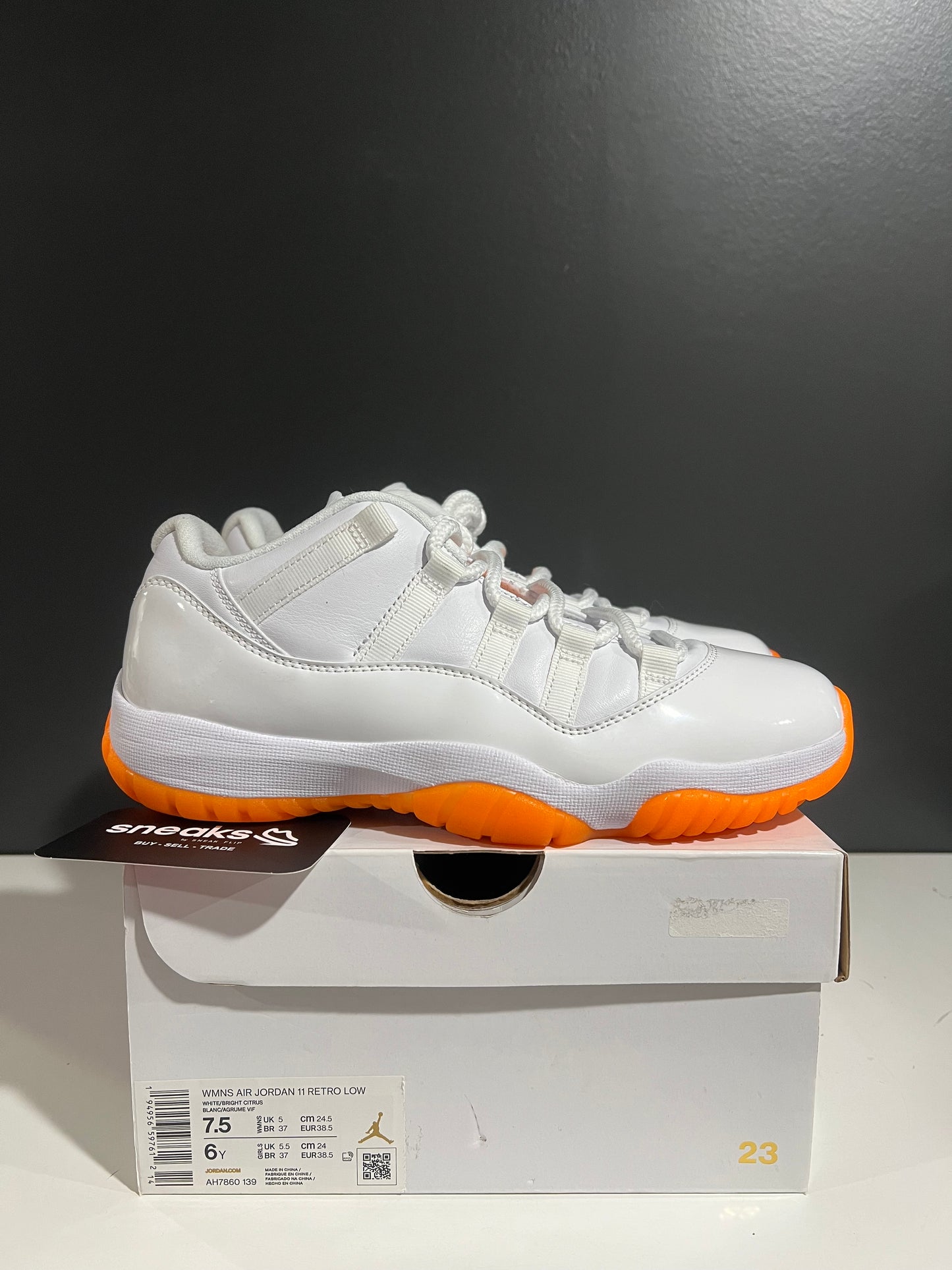 USED Wmns Air Jordan 11 Retro Low Bright Citrus AH7860-139 SIZE 6Y OG ALL