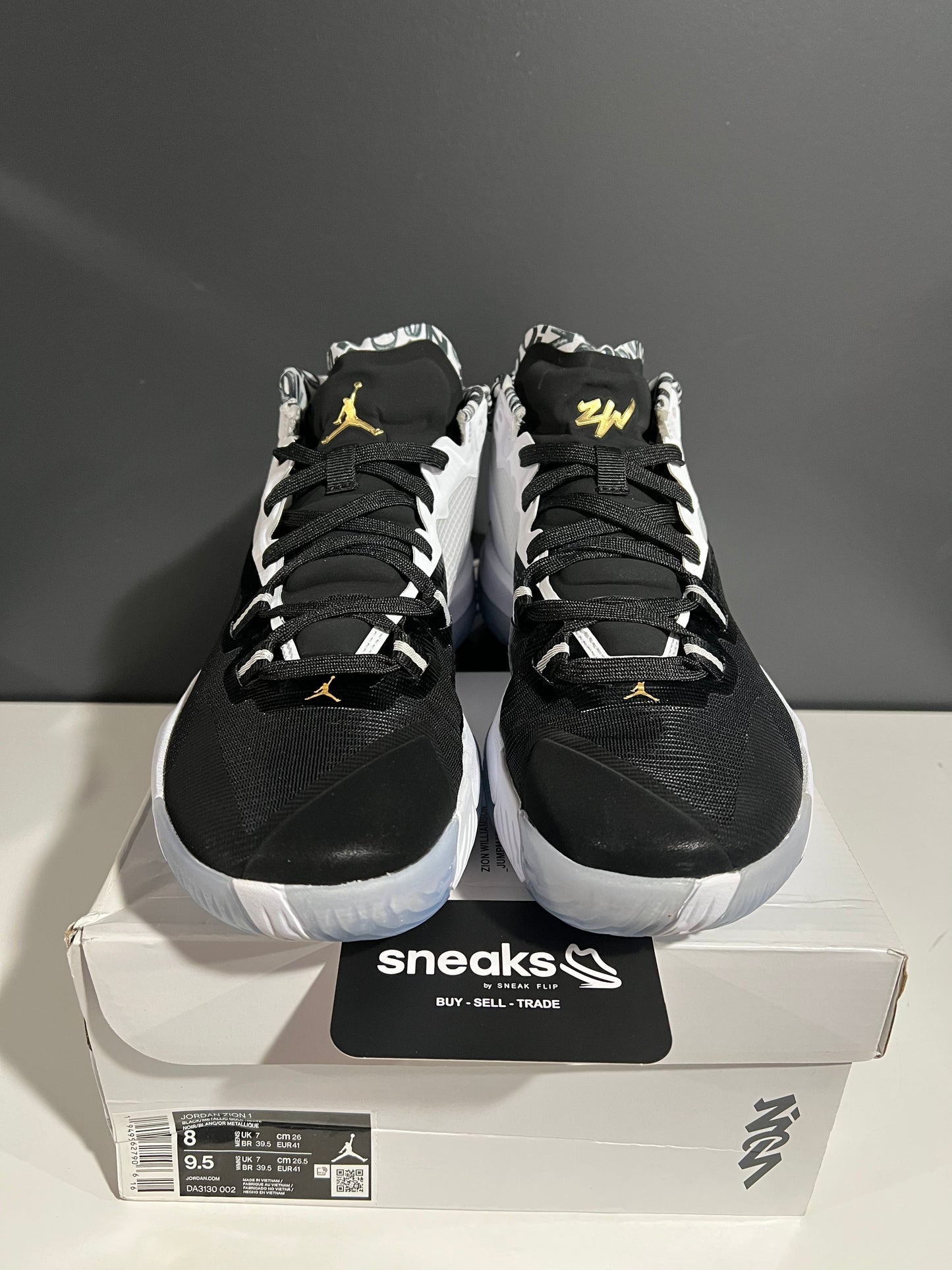 NEW Air Jordan Zion 1 Black White DA3130-002 SIZE 8M OG ALL JY25-216