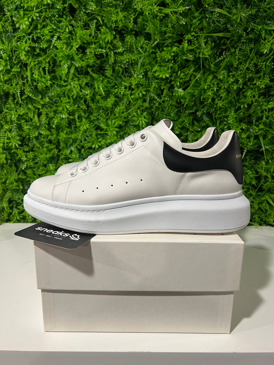 USED Alexander McQueen Oversized Sneaker White Black 553680-WHGP5-9061 SIZE 9M OG ALL
