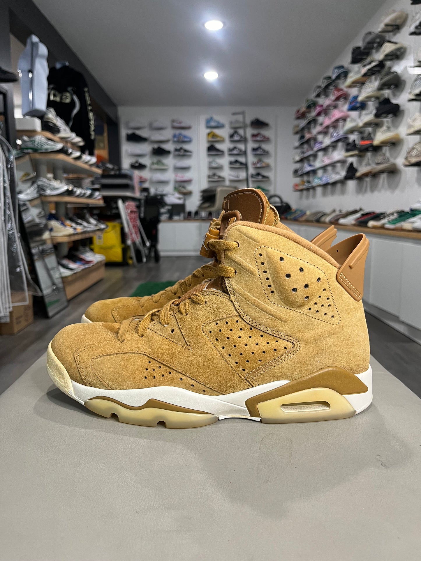 Air Jordan 6 Retro Wheat 384664-705 USED 8.5M NO BOX