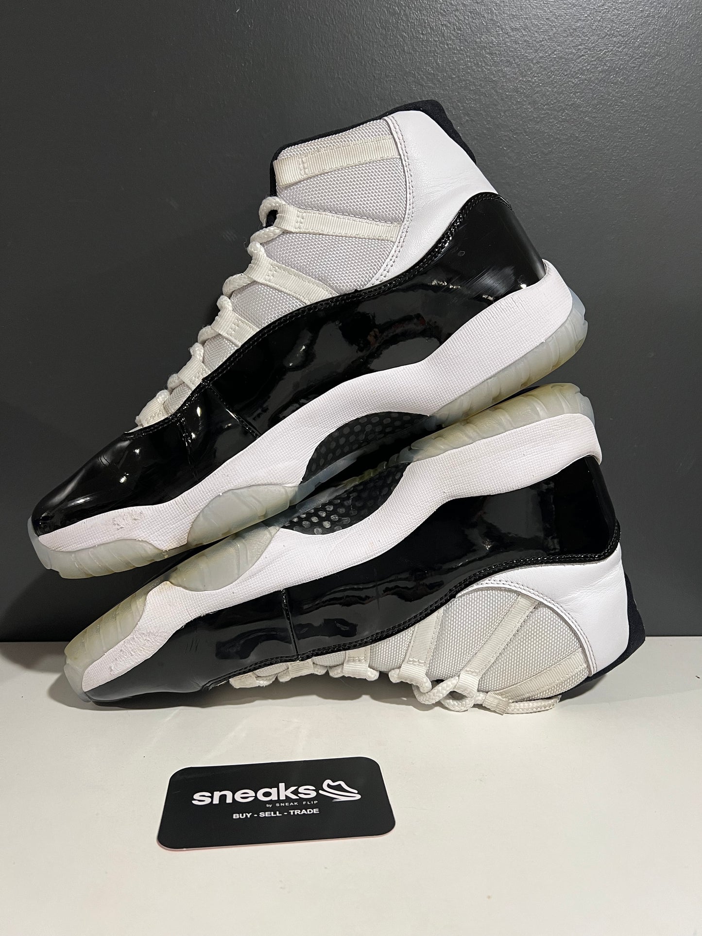 USED Air Jordan 11 Retro Concord' 2018 378037-100 SIZE 11M NO BOX SP25-145