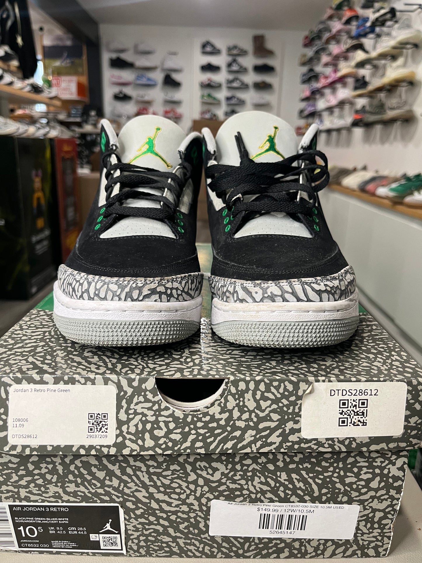 Air Jordan 3 Retro Pine Green CT8532-030 SIZE 10.5M USED