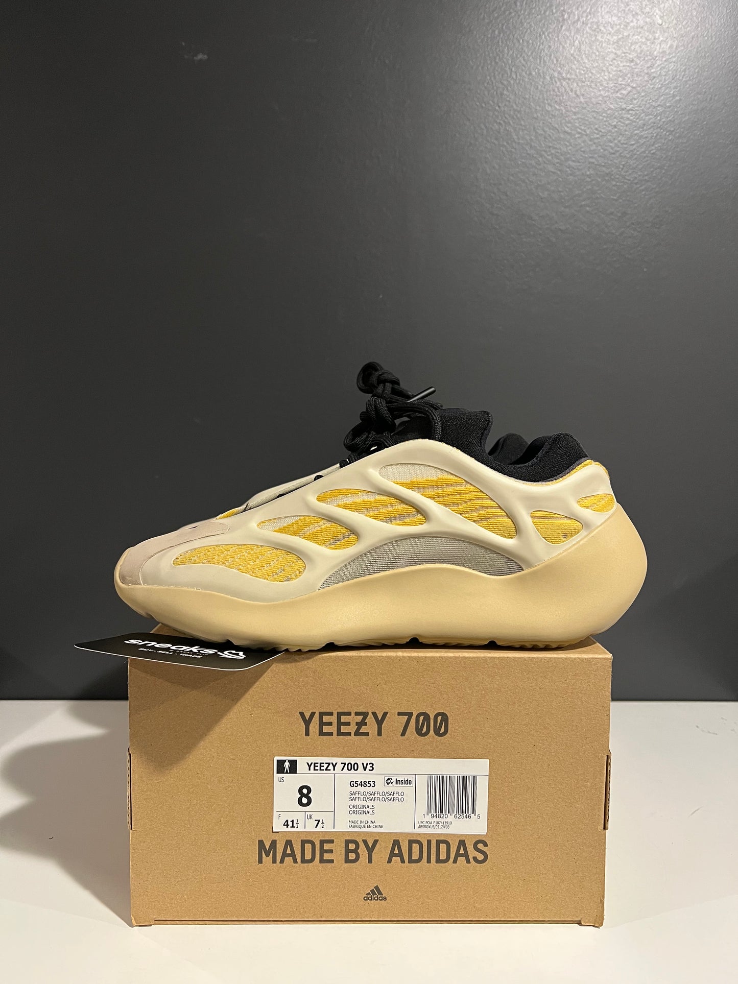 USED Yeezy 700 V3 Safflower G54853 SIZE 8M OG ALL JN25-244