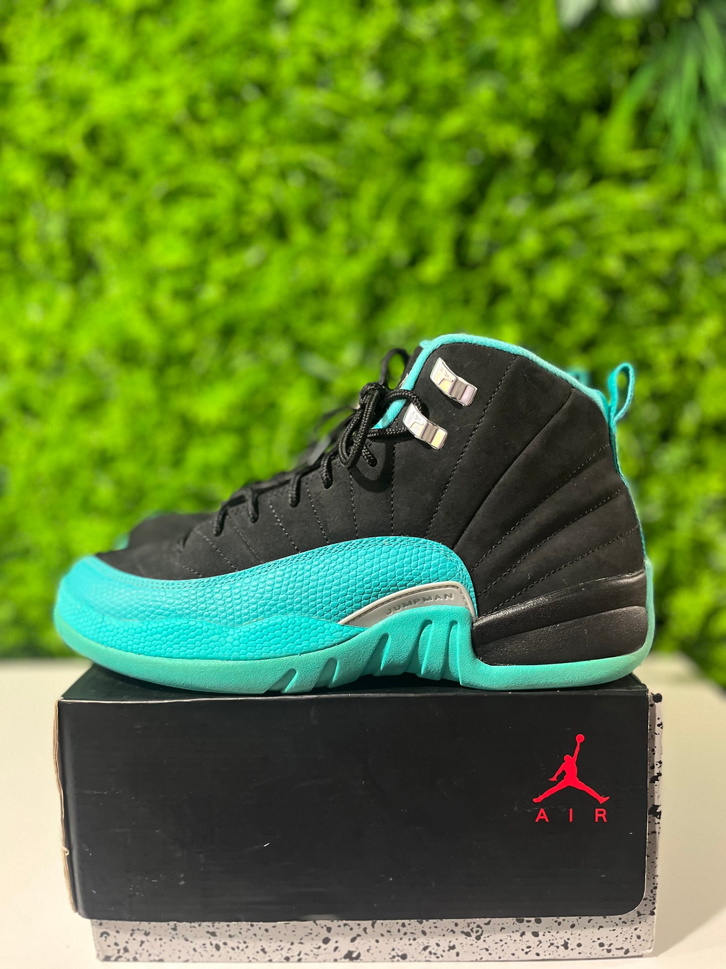 Air Jordan 12 GG Hyper Jade 510815-017 USED SIZE 8.5M REP BOX