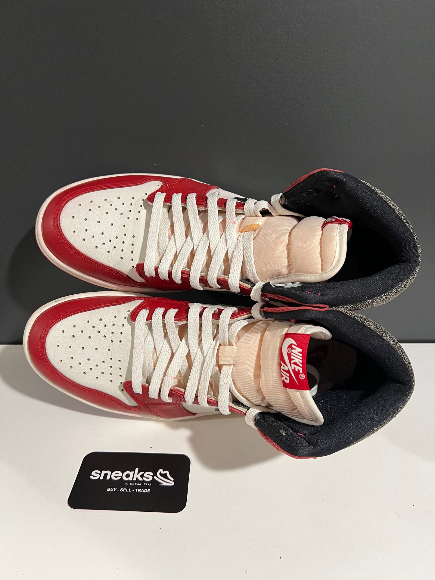 Jordan 1 Retro High OG Chicago Lost and Found - Used