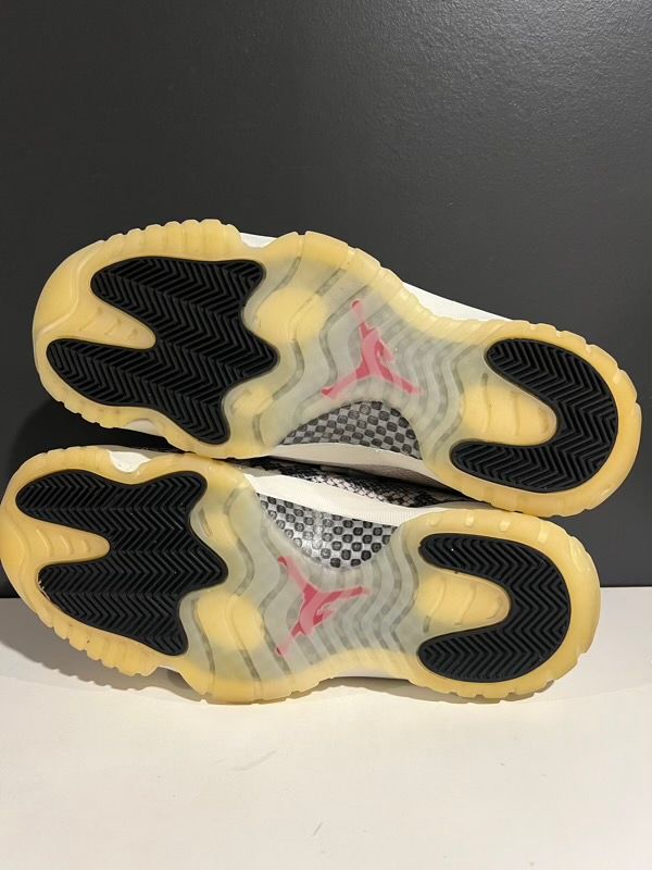 USED SIZE 9.5M Jordan 11 Retro Low Snake Light Bone - Used