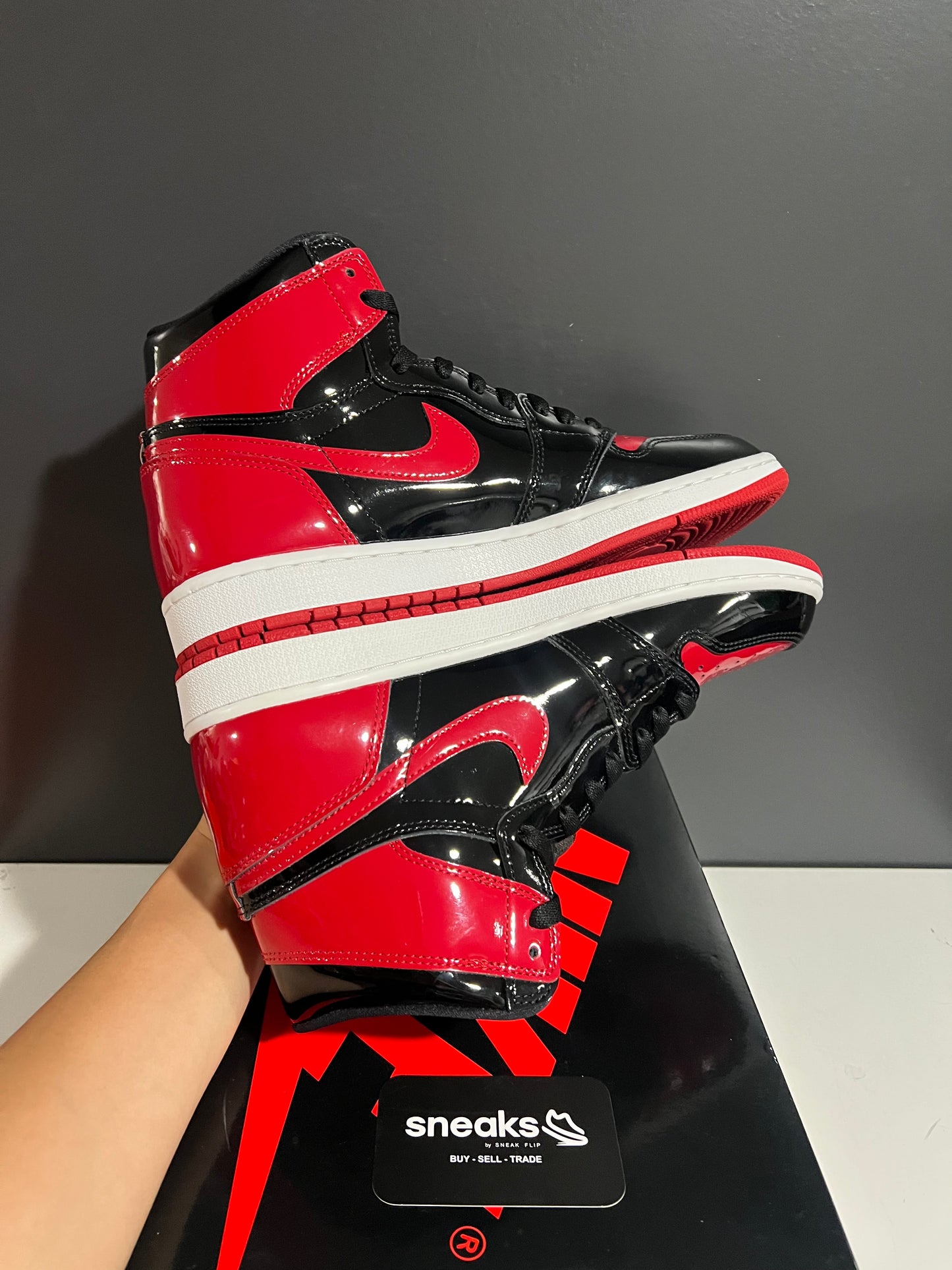 USED Air Jordan 1 Retro High OG Patent Bred 555088-063 SIZE 10M OG ALL AG25-43