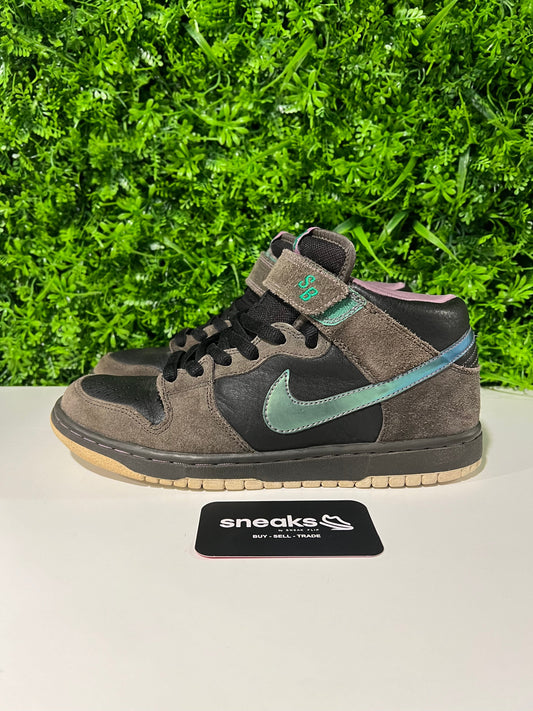 Nike SB Dunk Mid Northern Lights - Used