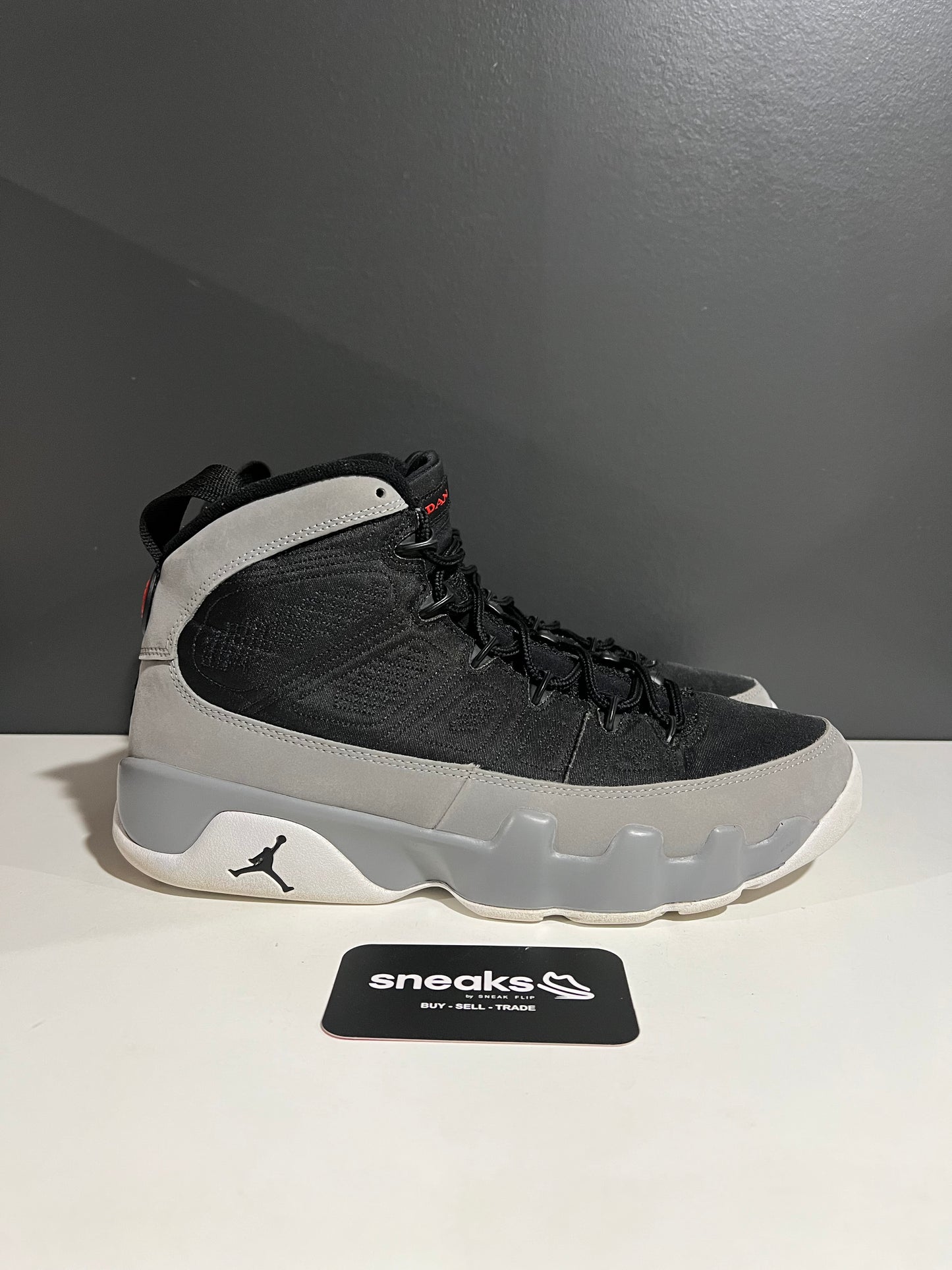 USED Air Jordan 9 Retro Particle Grey CT8019-060 SIZE 9.5M NO BOX