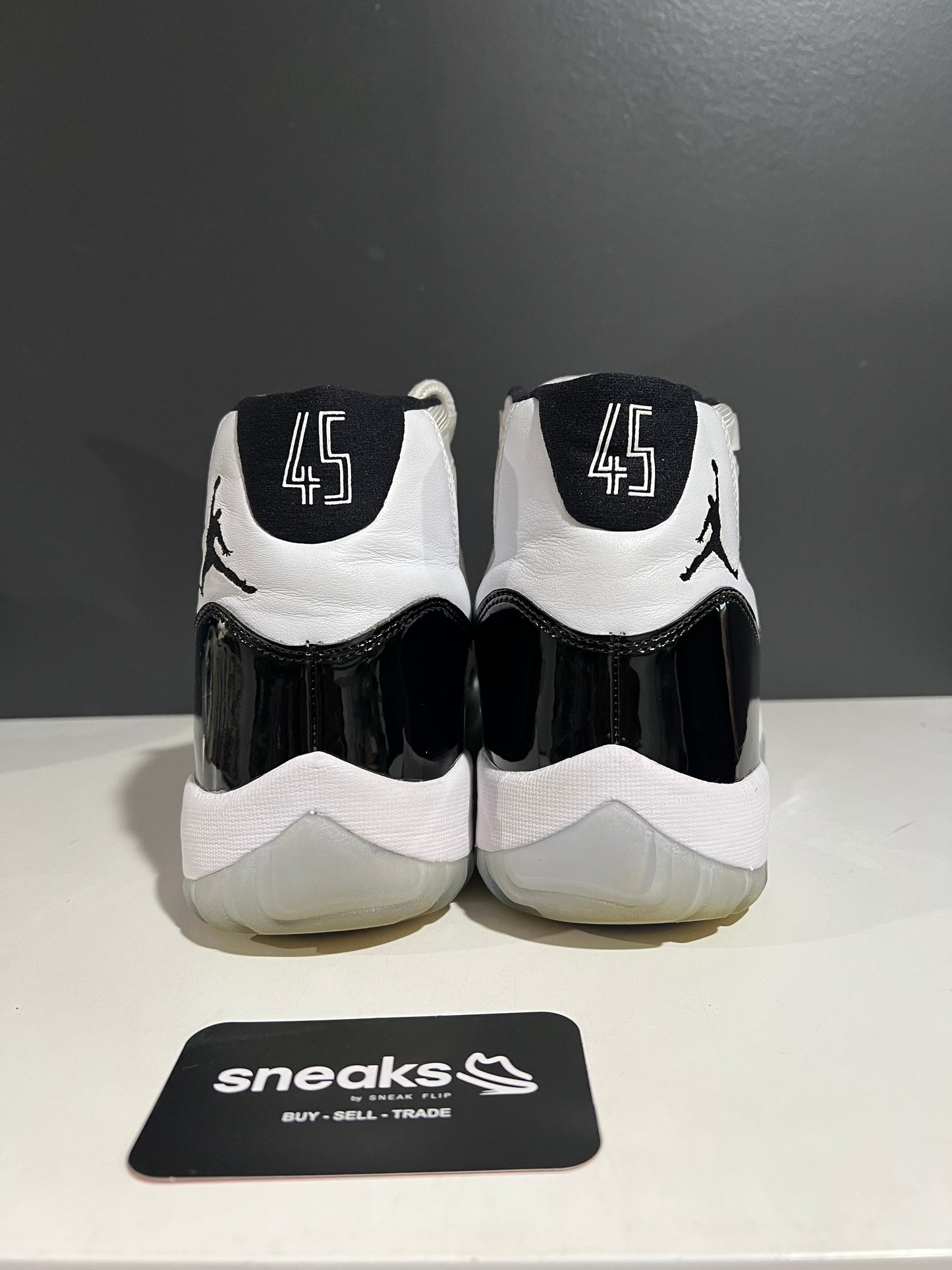 USED Air Jordan 11 Retro Concord' 2018 378037-100 SIZE 11M NO BOX SP25-145