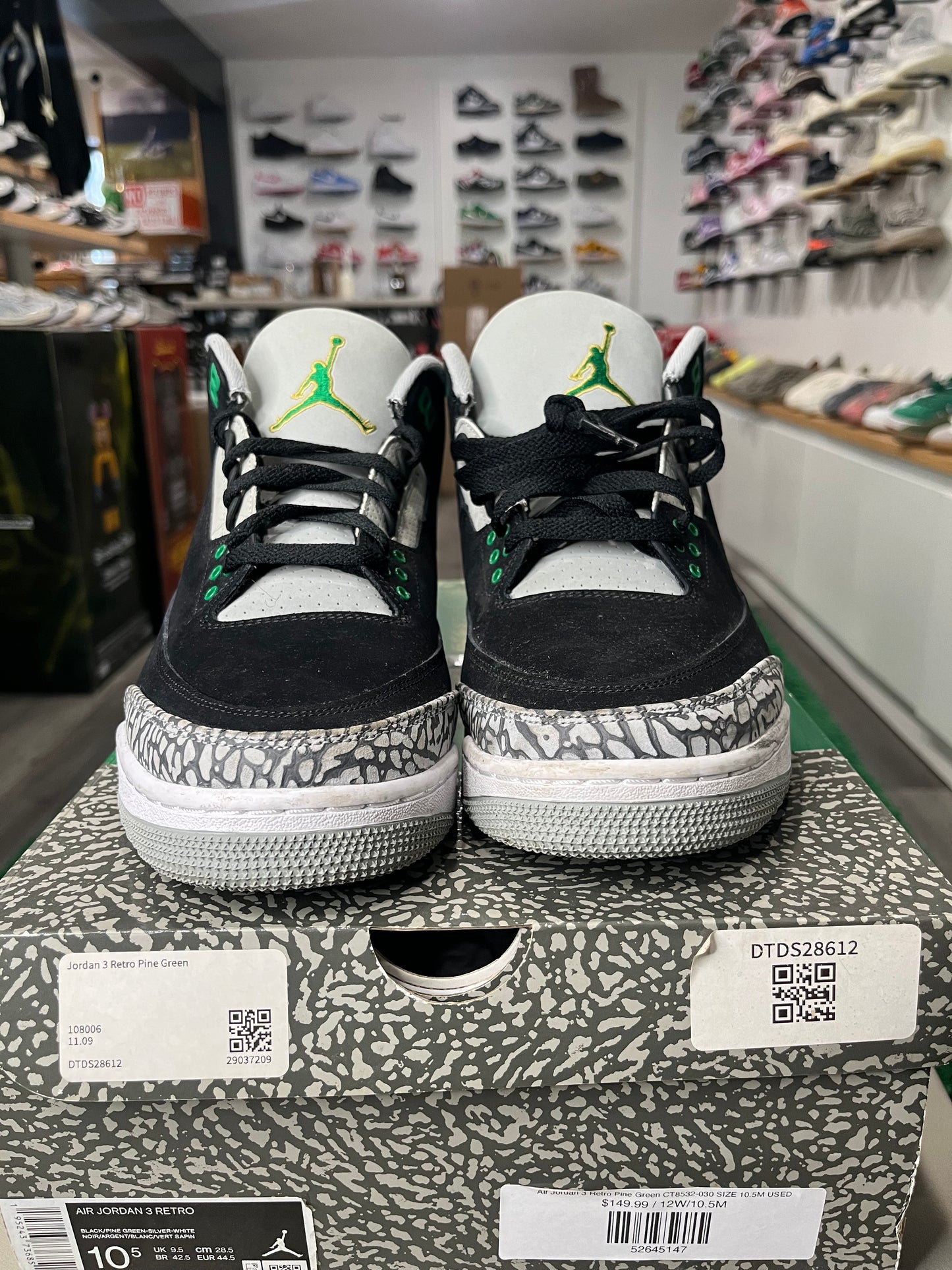 Air Jordan 3 Retro Pine Green CT8532-030 SIZE 10.5M USED