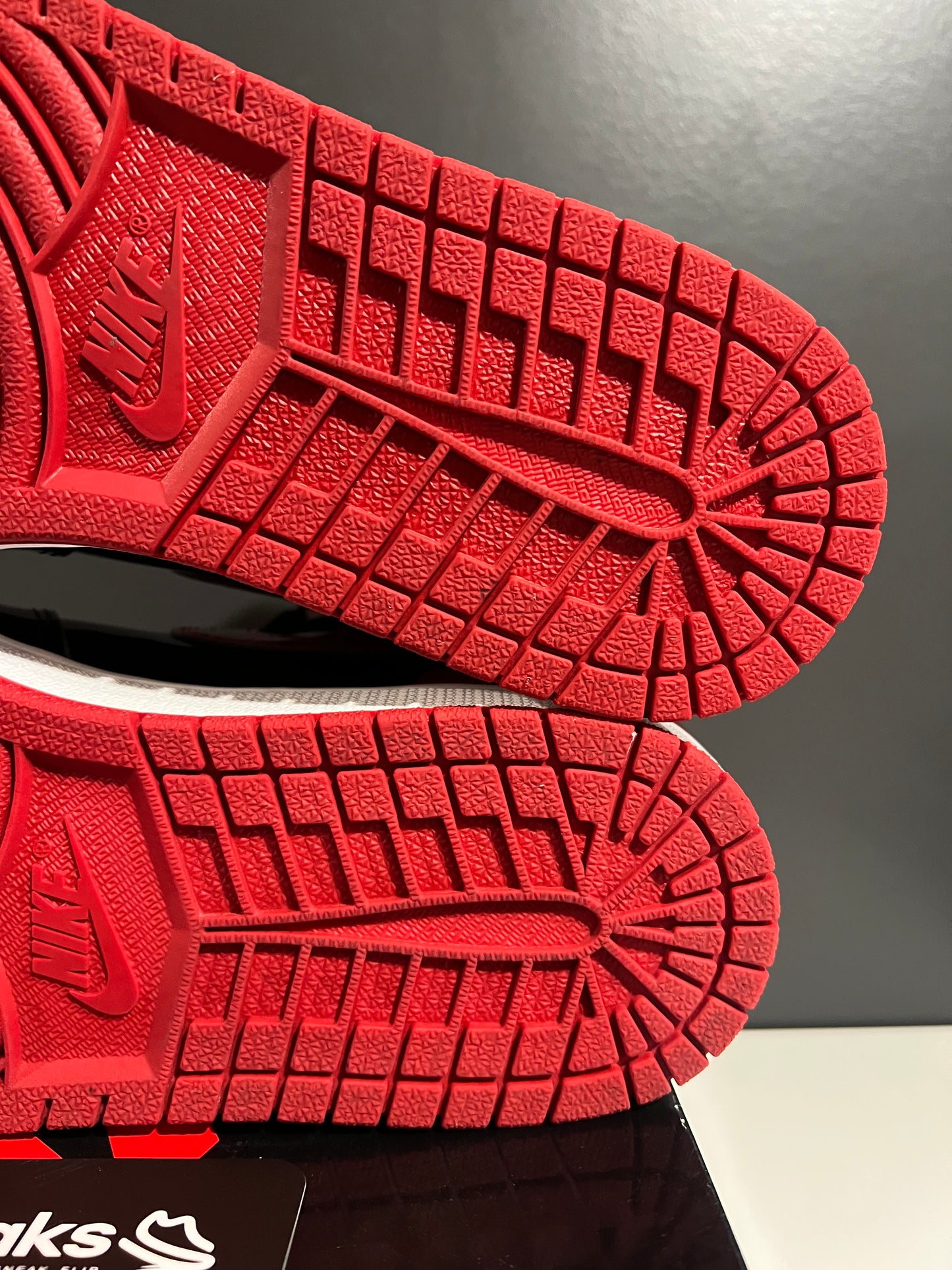 USED Air Jordan 1 Retro High OG Patent Bred 555088-063 SIZE 10M OG ALL AG25-43