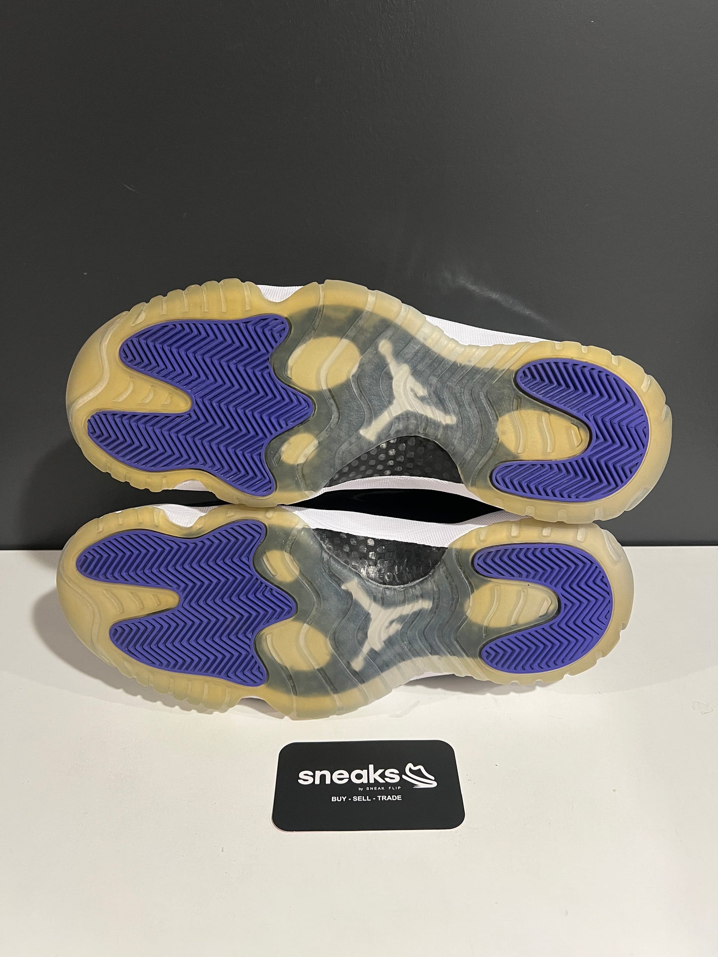 USED Air Jordan 11 Retro Concord 2018 378037-100 SIZE 11M NO BOX AG25-37