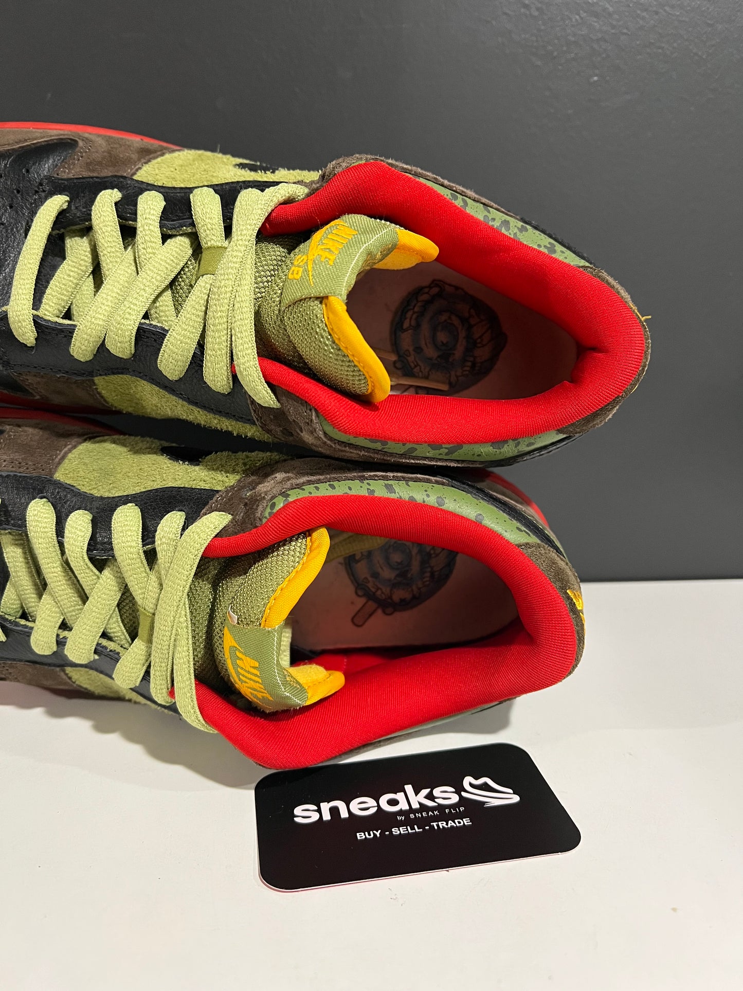 USED Dunk Low Premium SB Asparagus 313170-302 SIZE 9.5M NO BOX