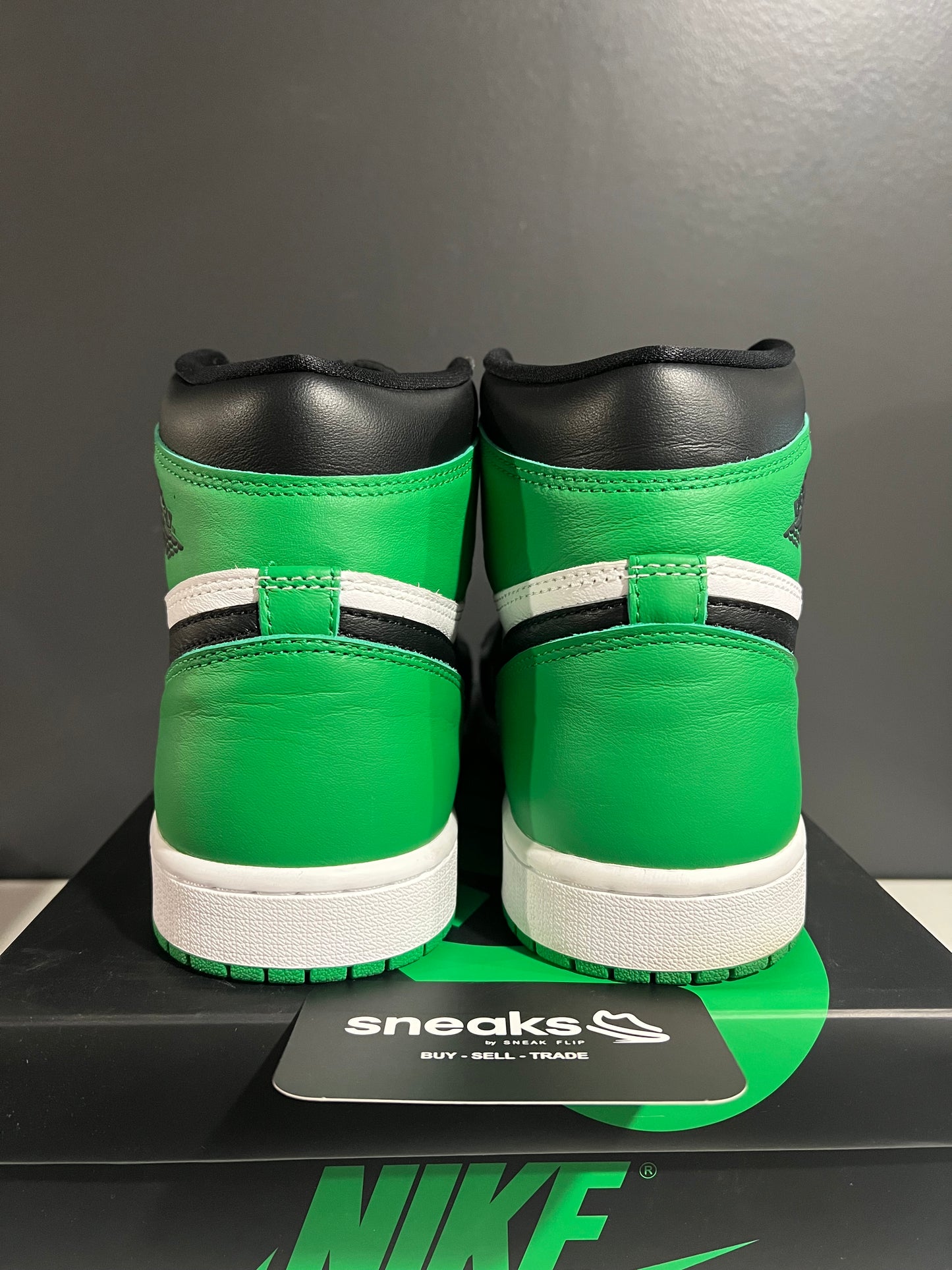 USED Air Jordan 1 Retro High OG Lucky Green DZ5485-031 SIZE 10M OG ALL AG25-26