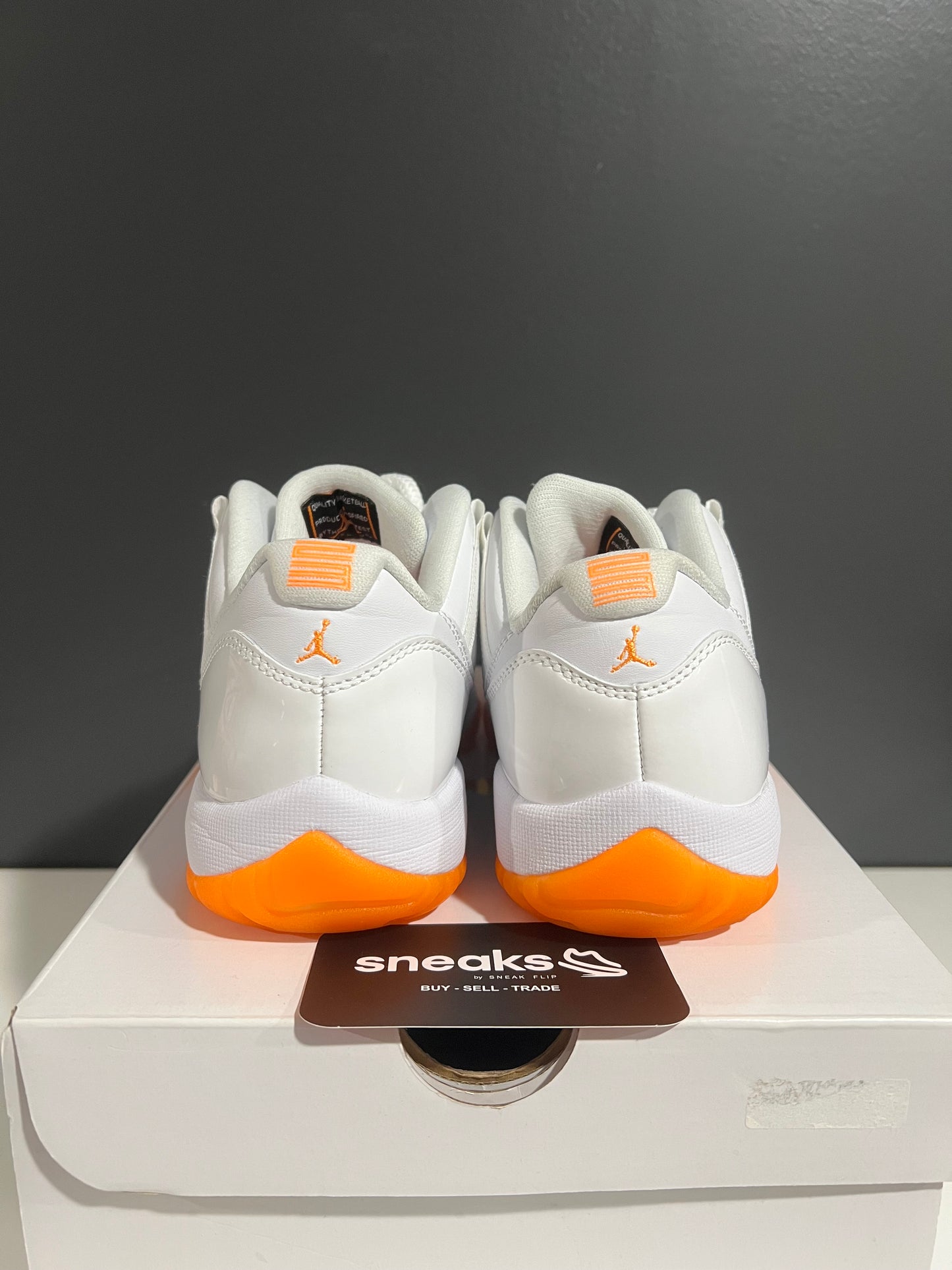 USED Wmns Air Jordan 11 Retro Low Bright Citrus AH7860-139 SIZE 6Y OG ALL
