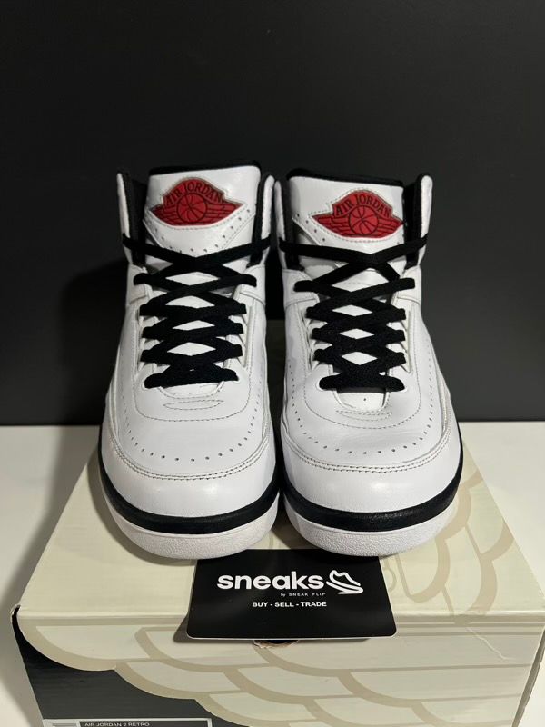 USED SIZE 9.5M Jordan 2 Retro OG Chicago (2022) - Used