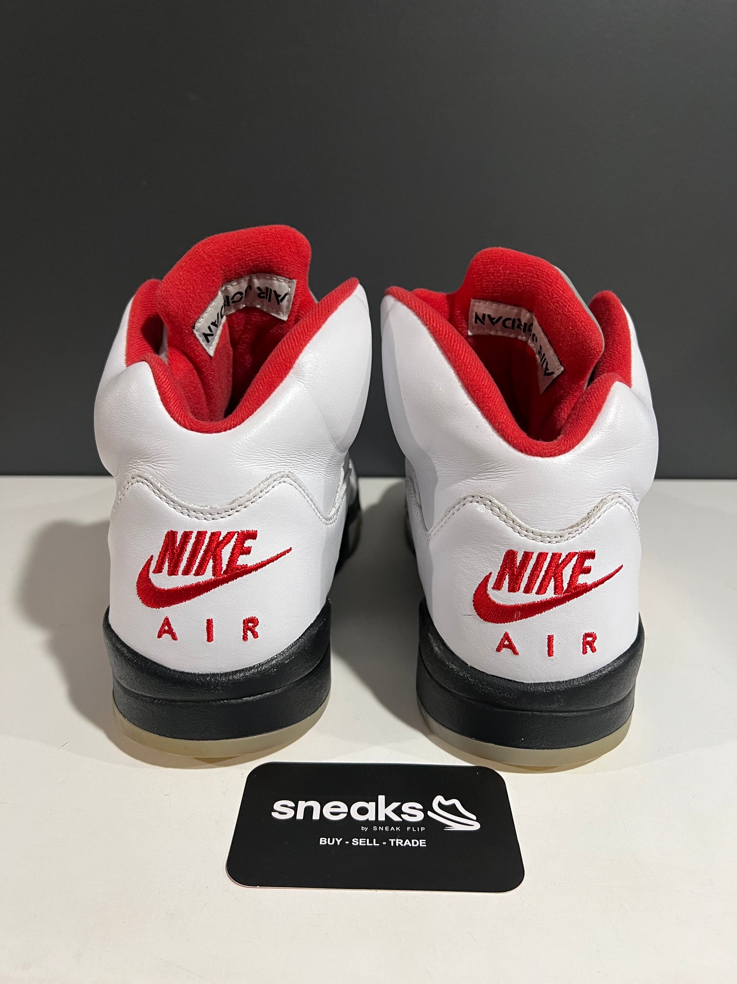 USED Air Jordan 5 Retro White Fire Red 2020 DA1911-102 SIZE 9.5M NO BOX AG25-14