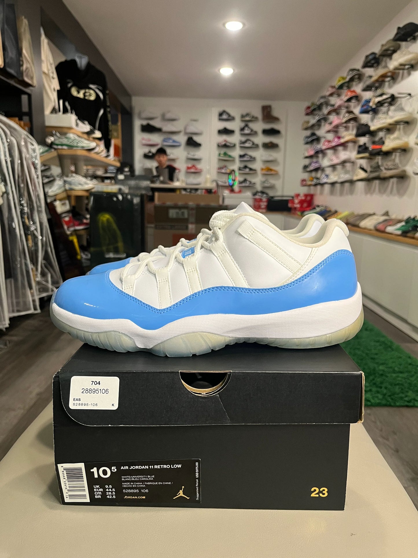 Jordan 11 Retro Low University Blue (2017) - Used