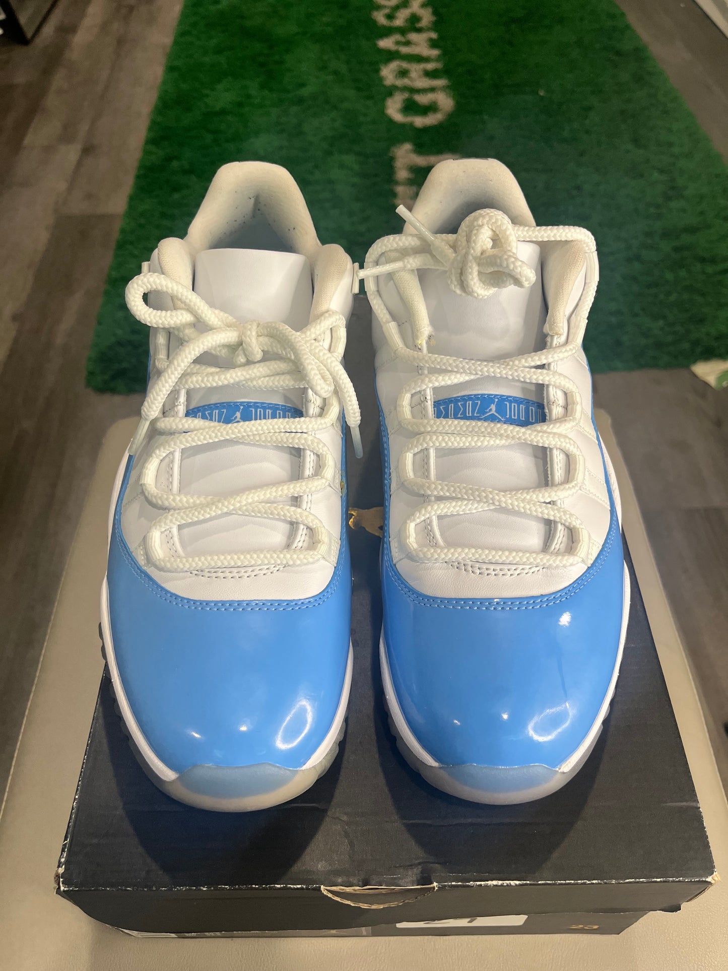 Air Jordan 11 Retro Low UNC 528895-106 SIZE 10.5M USED