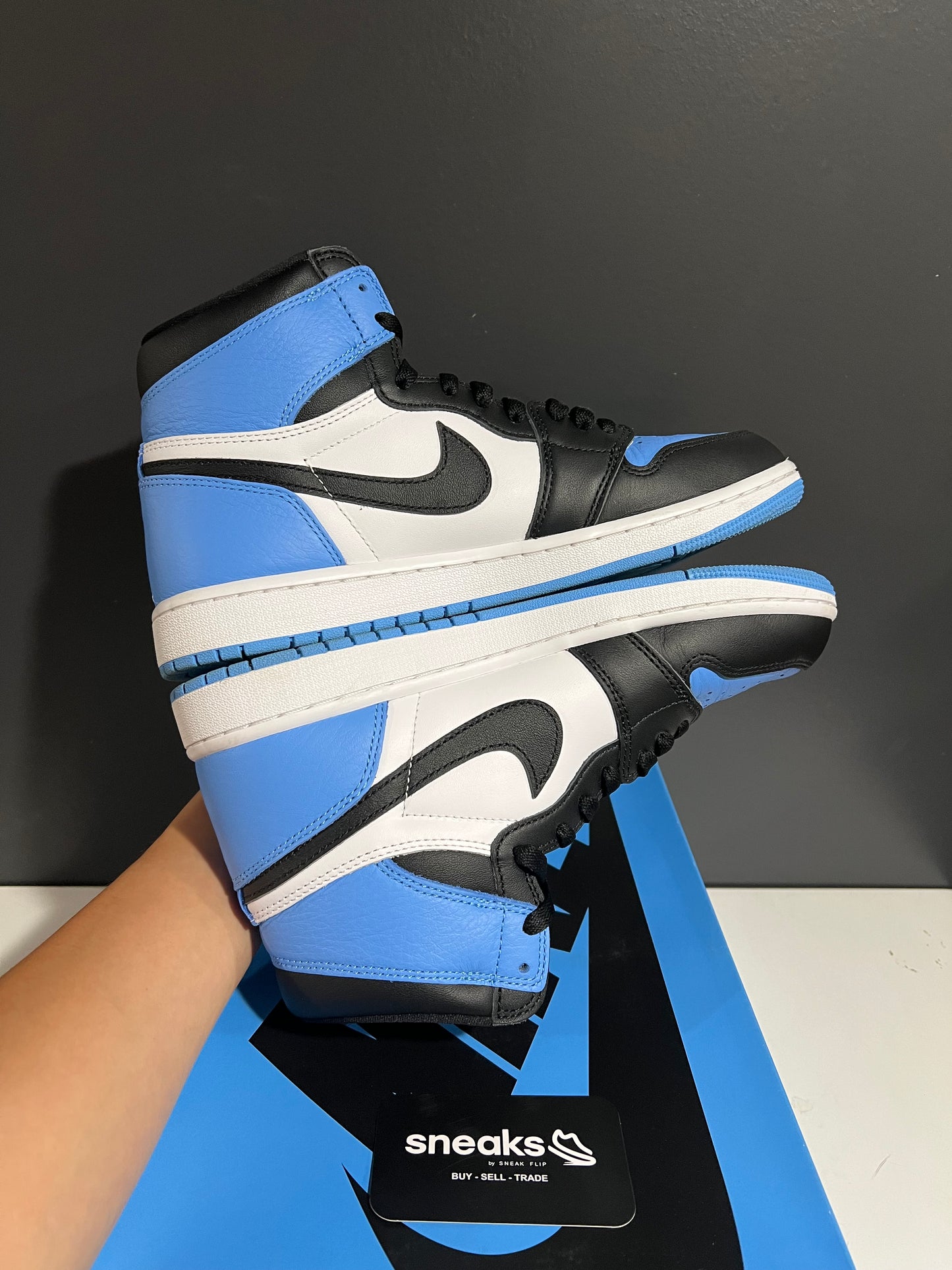 USED Air Jordan 1 Retro High OG UNC Toe DZ5485-400 SIZE 9M OG ALL JY25-289