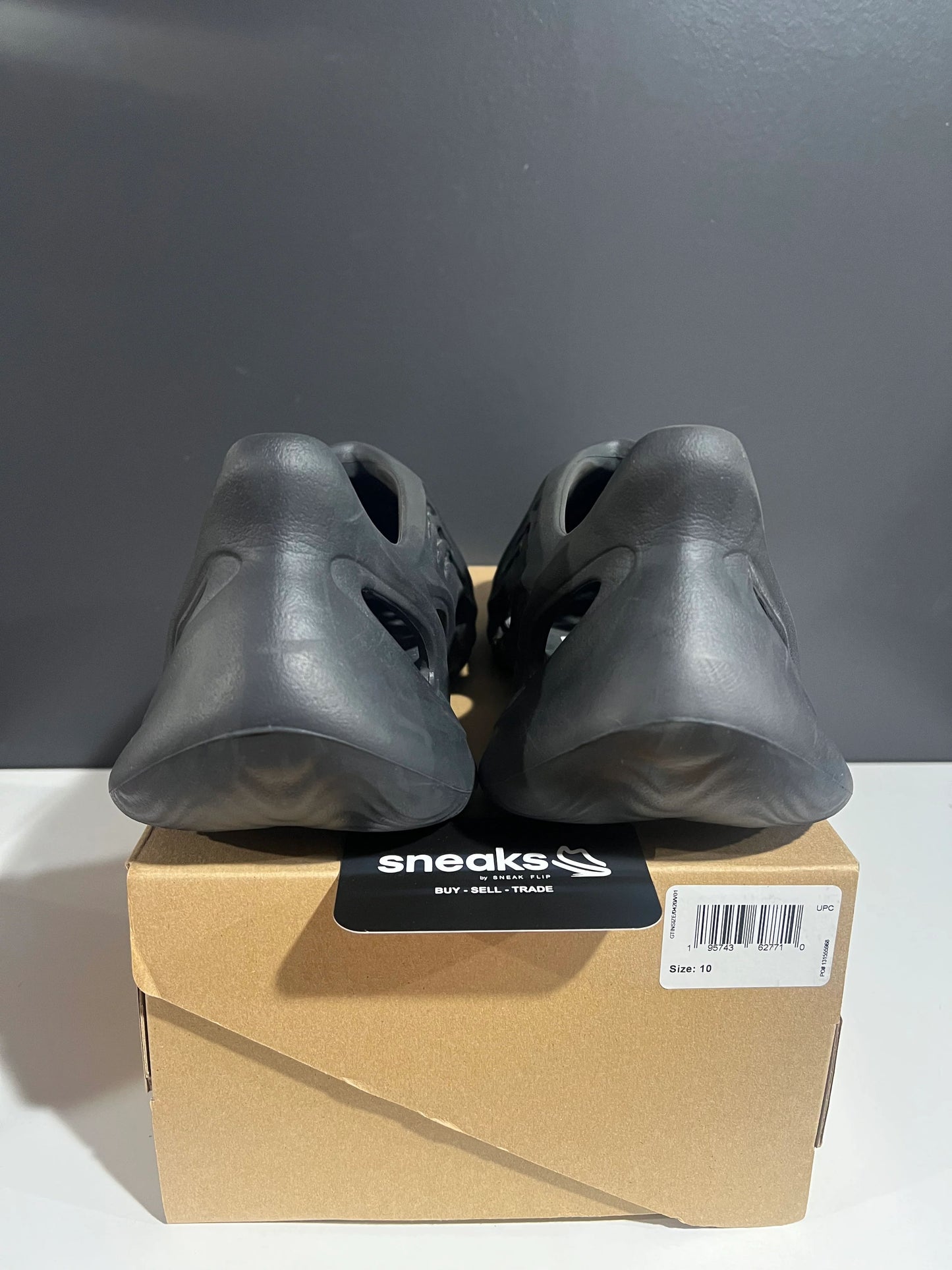 adidas Yeezy Foam RNR Onyx - Used