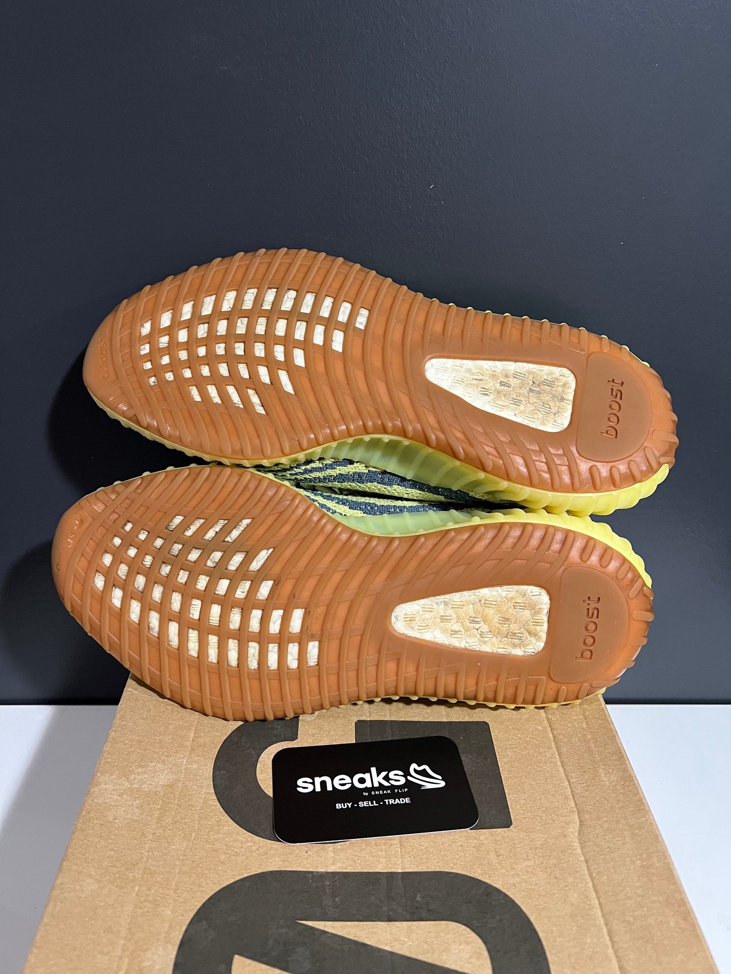 USED Yeezy Boost 350 V2 Semi Frozen Yellow B37572 SIZE 9M OG ALL AG25-227
