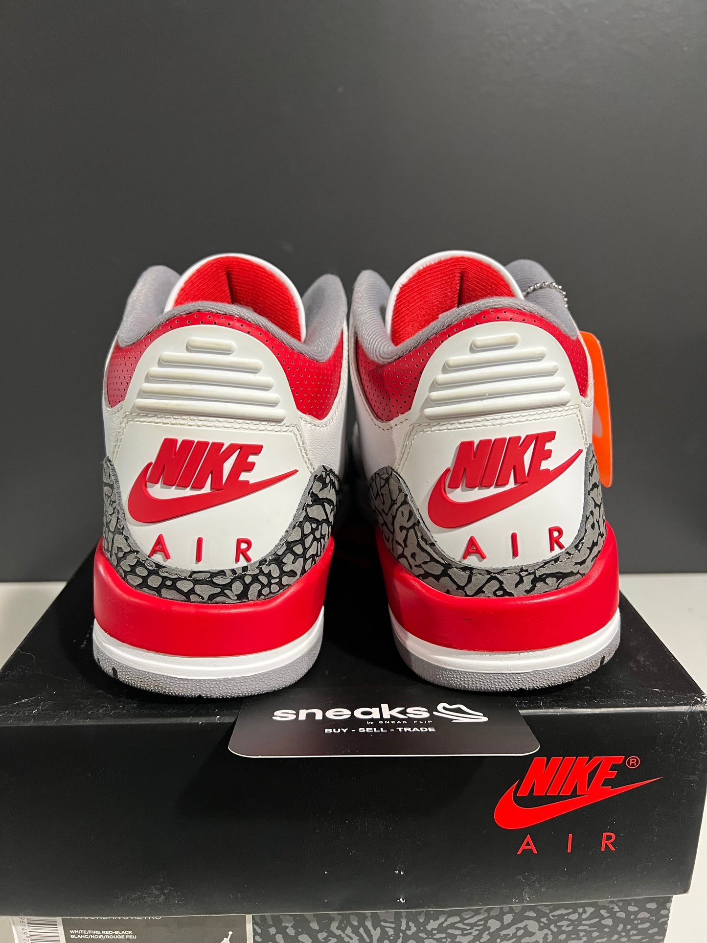 USED Air Jordan 3 Retro Fire Red 2022 DN3707-160 SIZE 9.5M OG ALL AG25-341