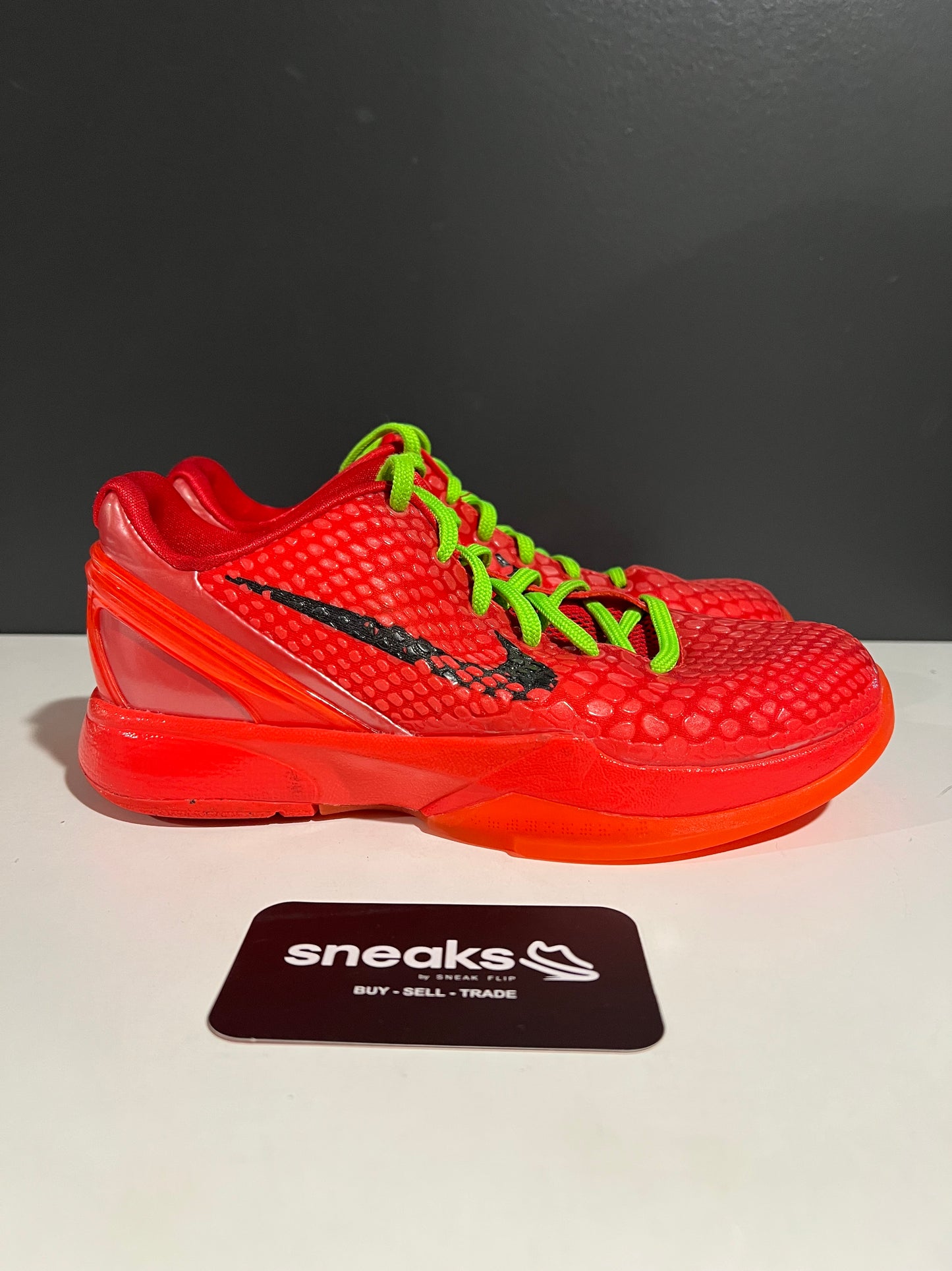 USED Zoom Kobe 6 GS Reverse Grinch FV9676-600 SIZE 4Y NO BOX SP25-068