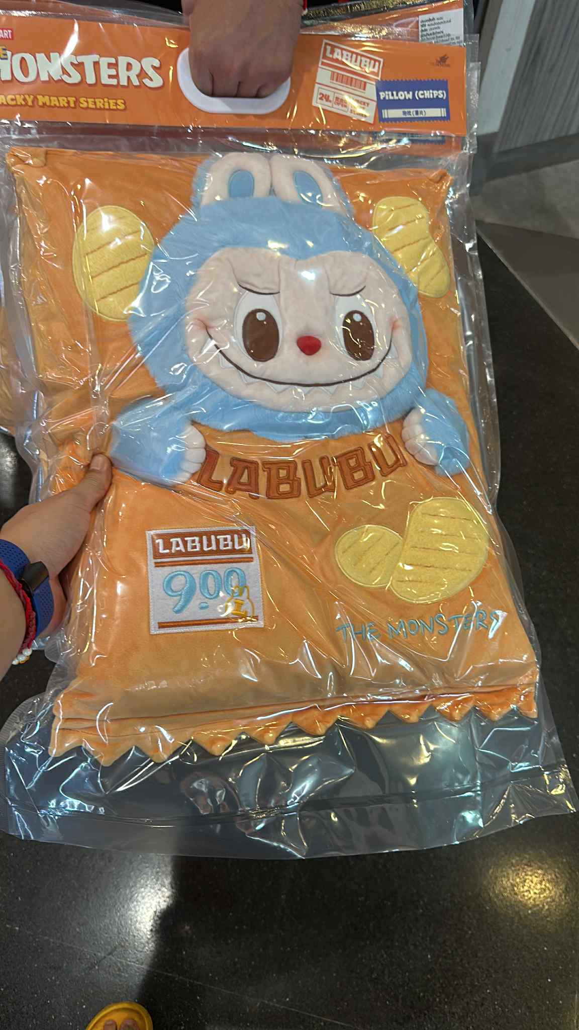 アイドル POP MART Wacky Mart Series-Pillow LABUBU THE MONSTERS Wacky Mart Series-Pillow (Chips) - POP MART