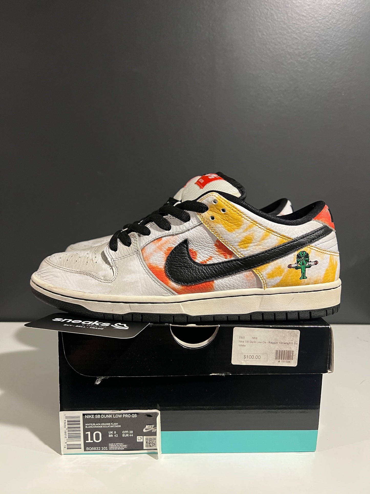 USED Dunk Low SB Tie Dye Rayguns 2019 BQ6832-101 SIZE 10M OG ALL JN25-202