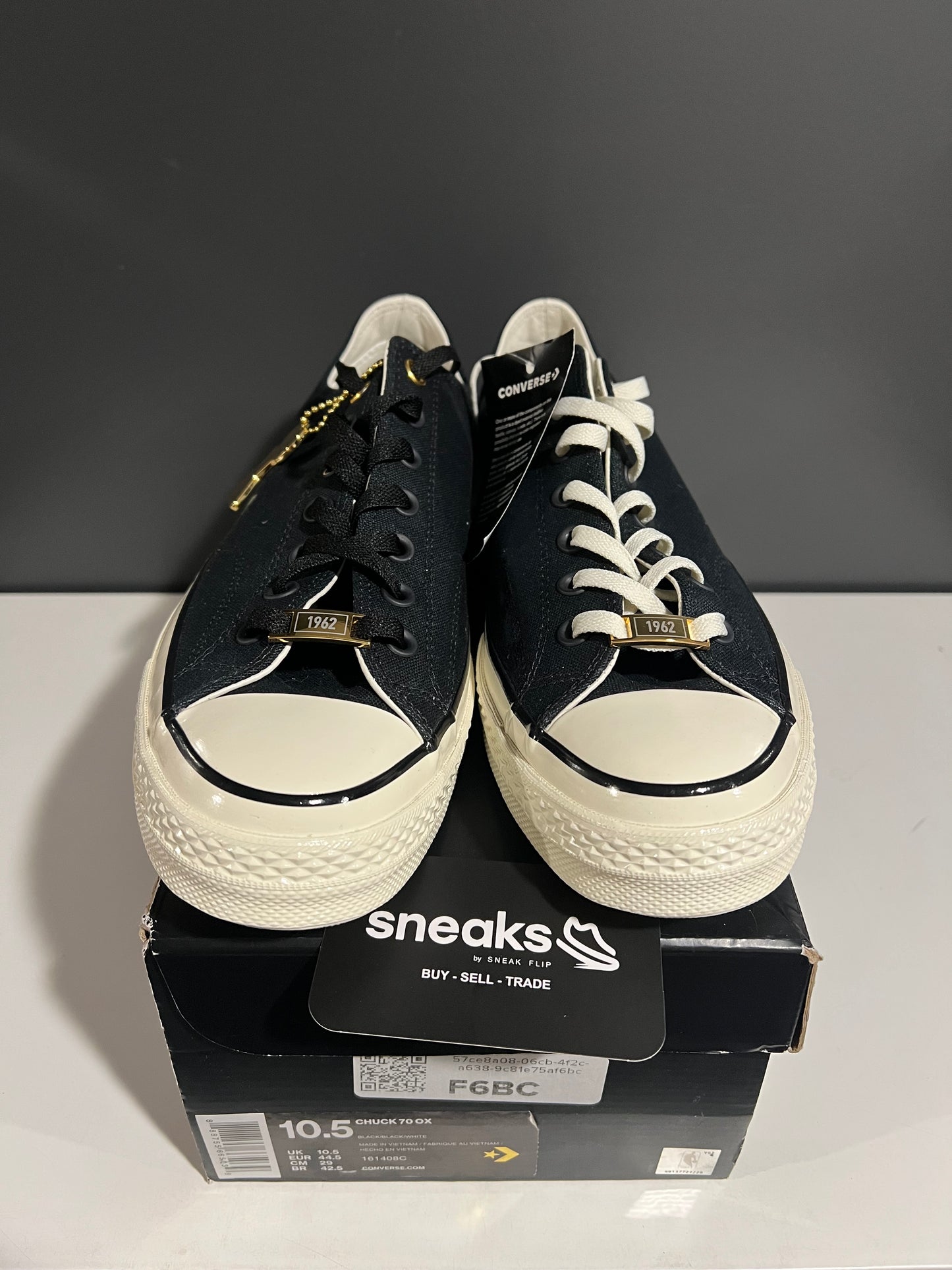 NEW Converse Chuck Taylor All Star Ox 30 and 40 161408C SIZE 10.5M OG ALL JN25-312
