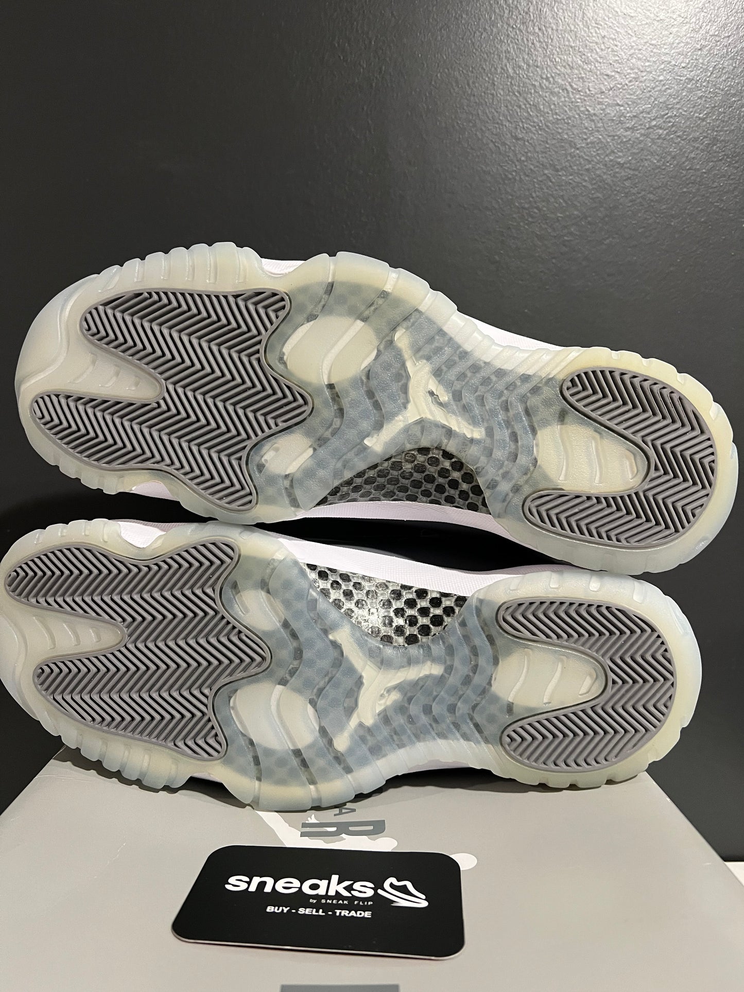 USED Air Jordan 11 Retro Cool Grey 2021 CT8012-005 SIZE 11M OG ALL