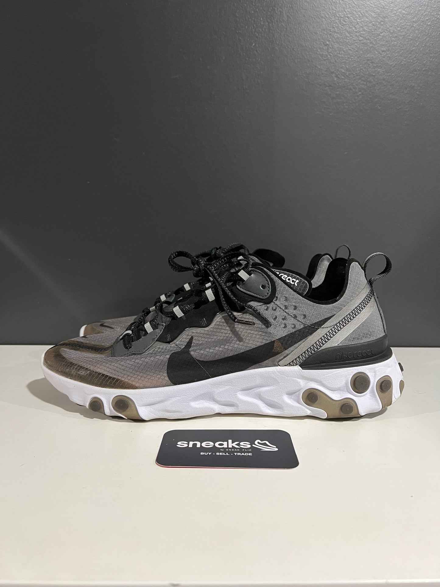 USED React Element 87 Anthracite AQ1090-001 SIZE 10.5M NO BOX AG25-102