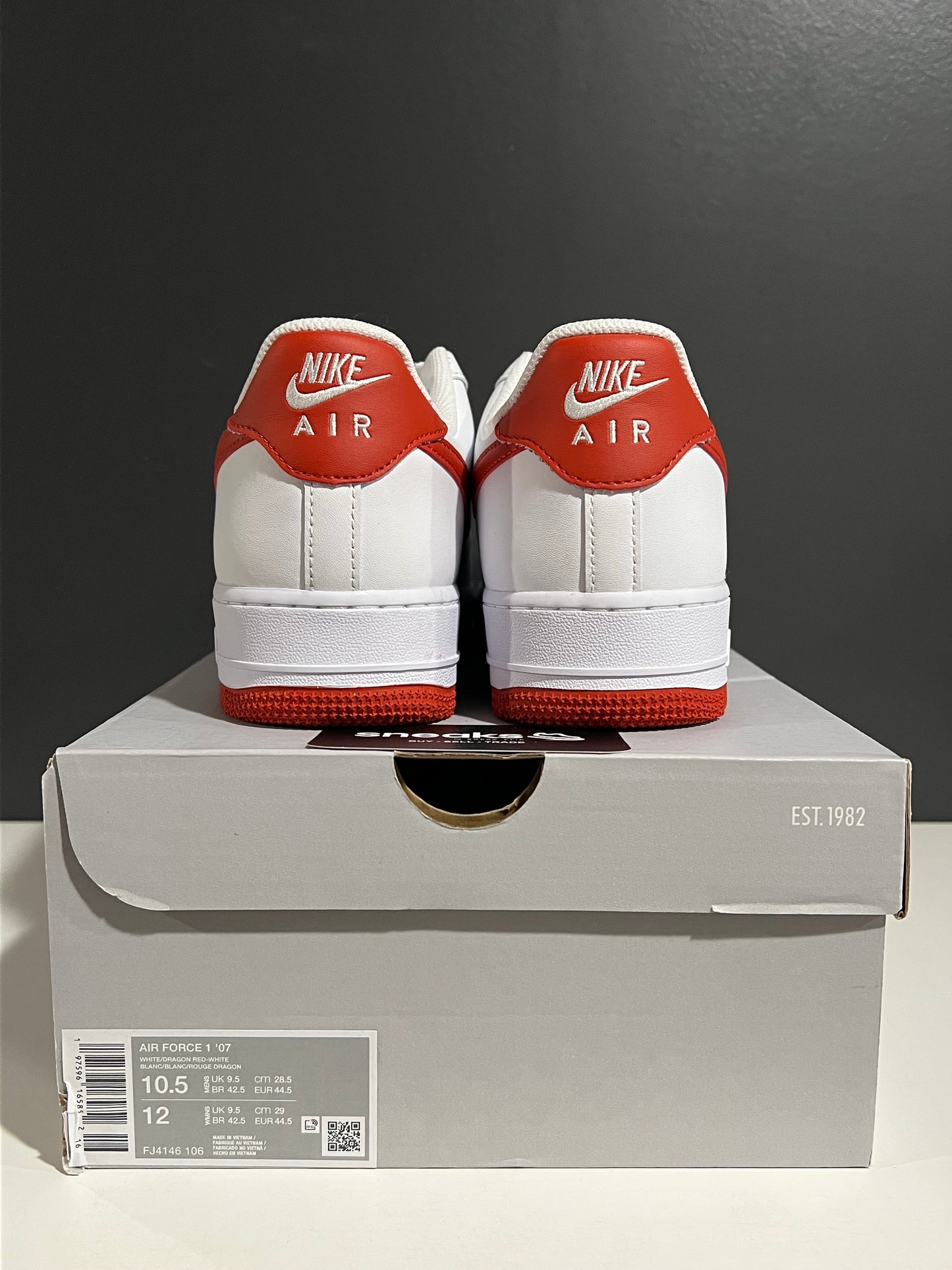 USED Air Force 1 '07 White Dragon Red FJ4146-106 SIZE 10.5M OG ALL JN25-198
